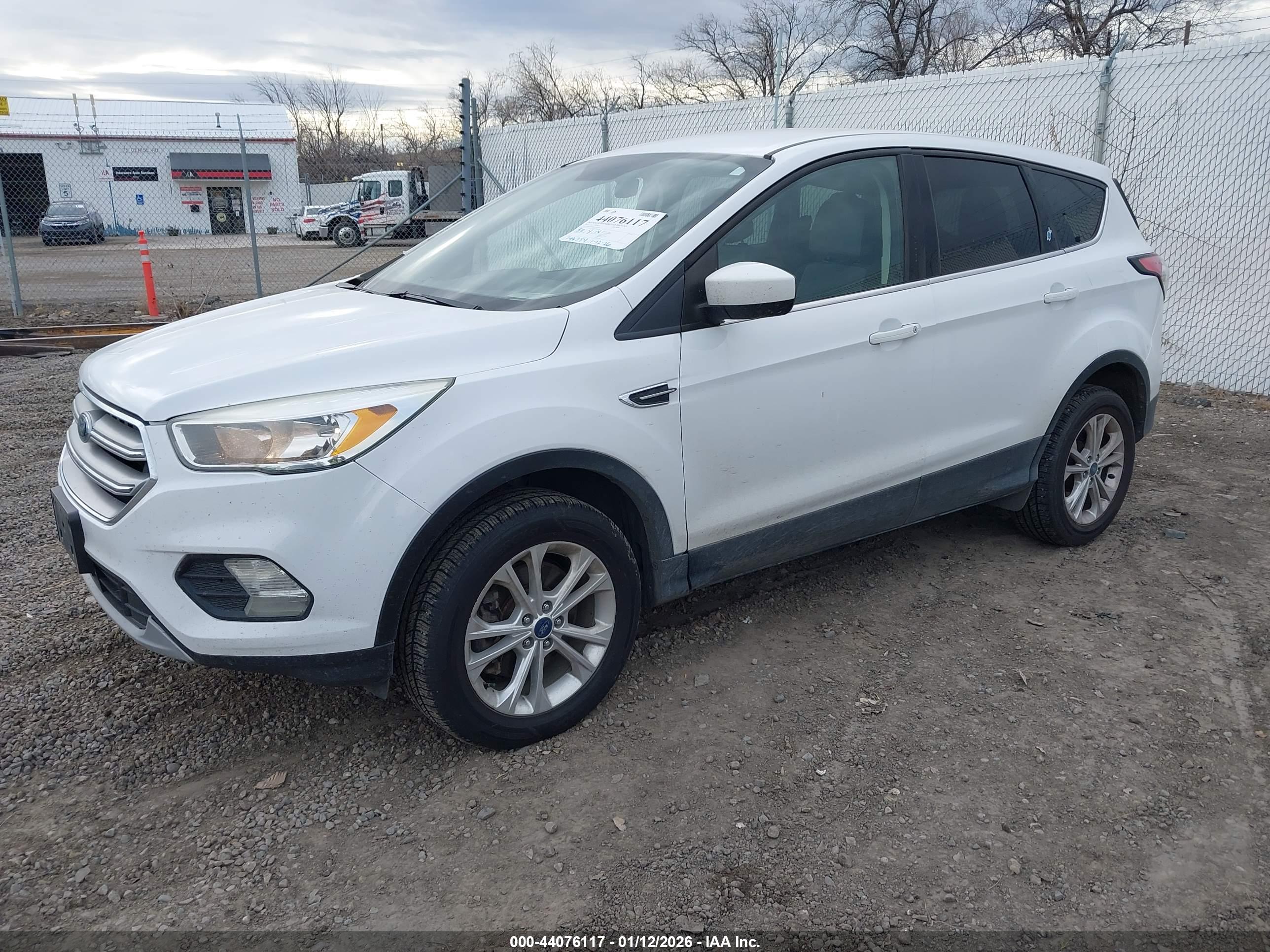 FORD ESCAPE image 2