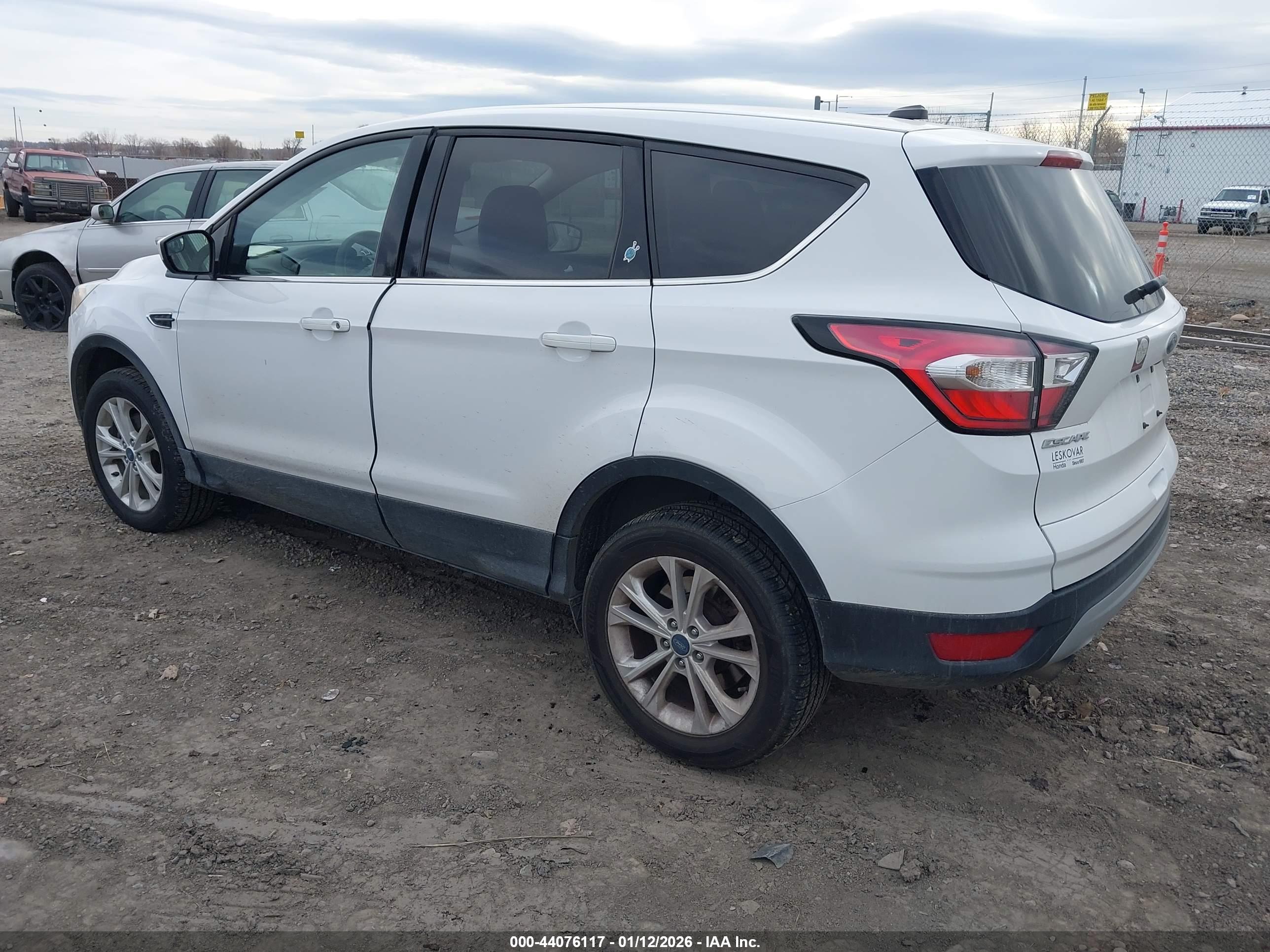 FORD ESCAPE image 3