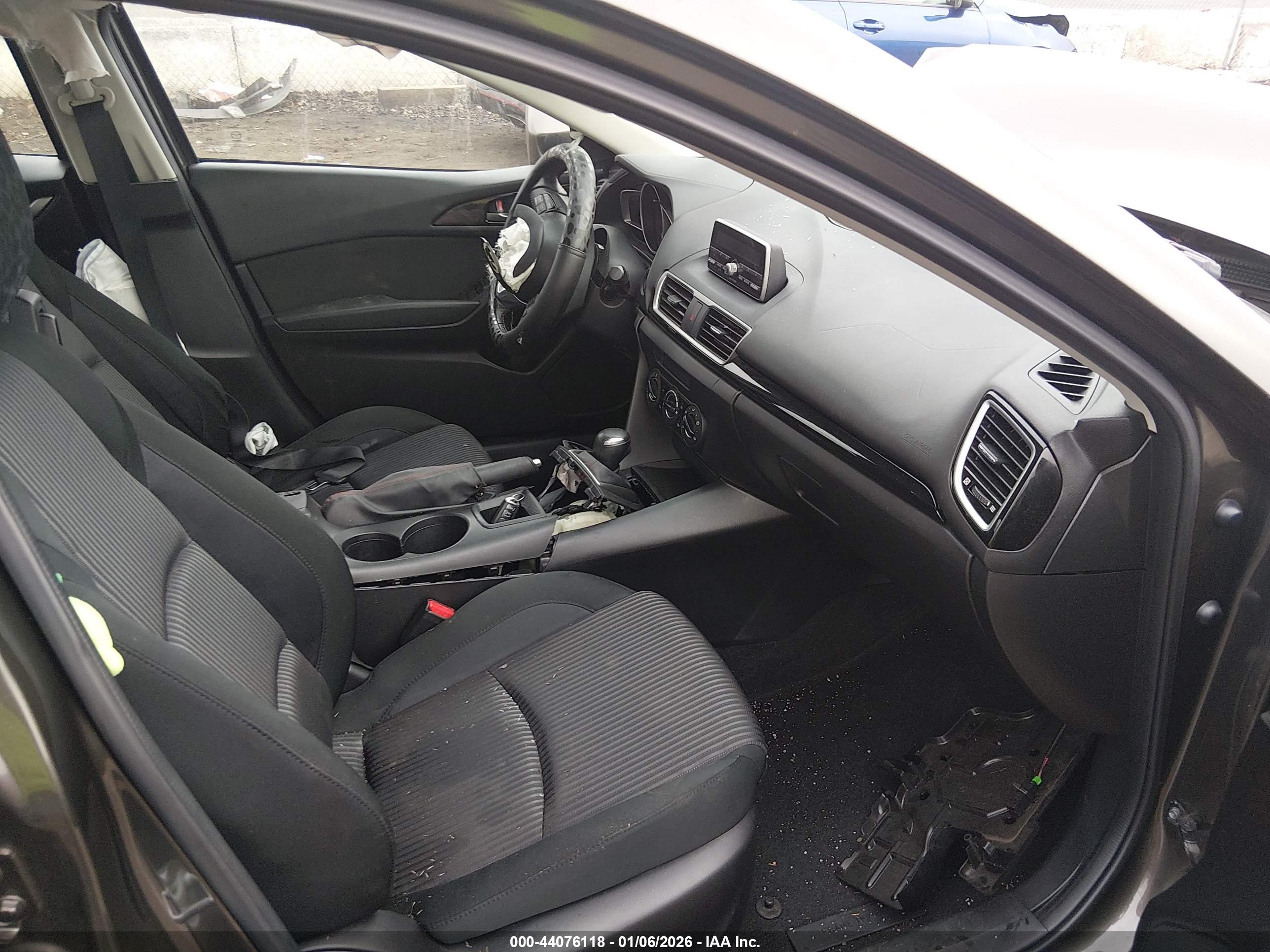 MAZDA MAZDA3 image 5