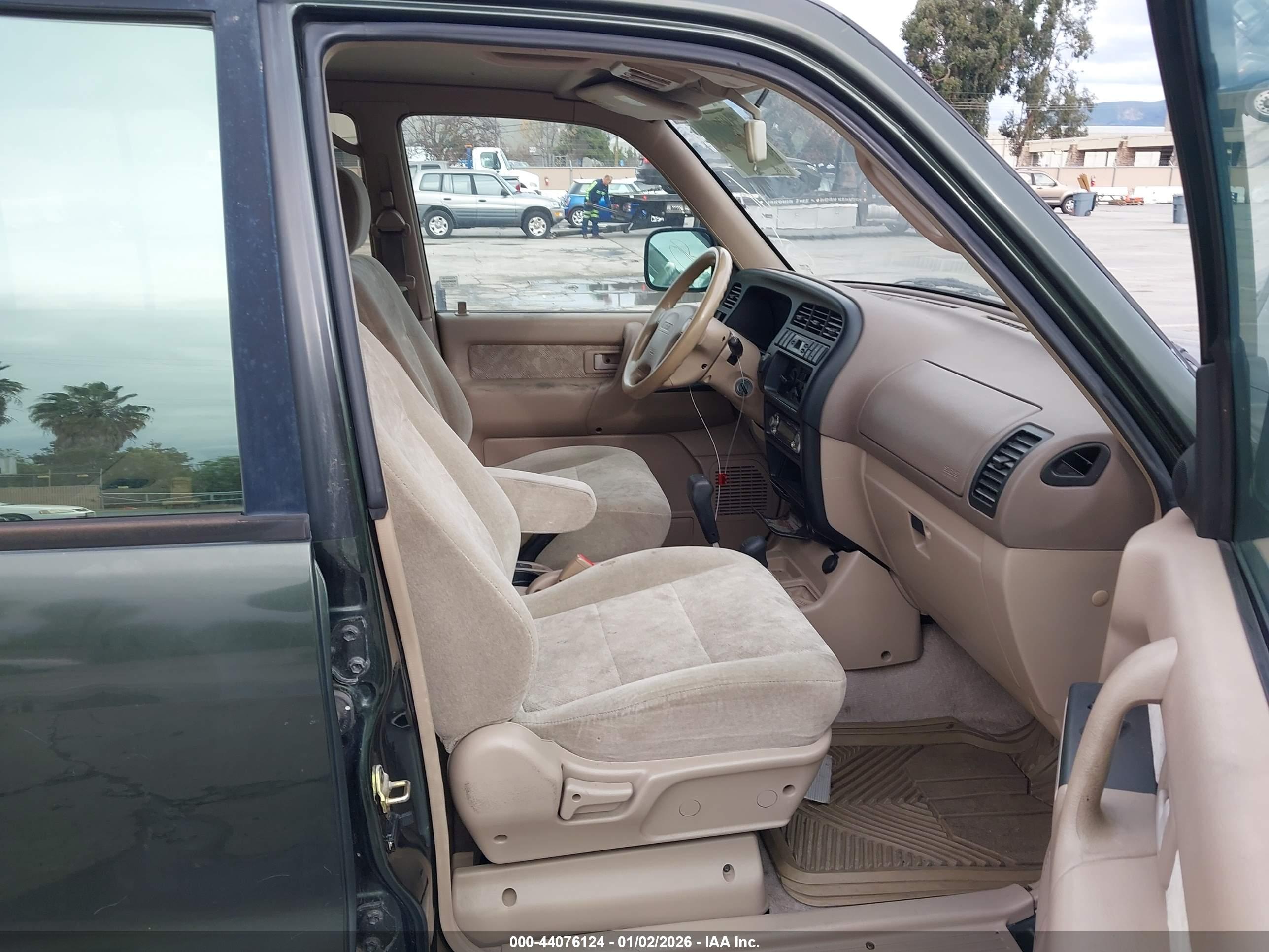 ISUZU TROOPER image 5