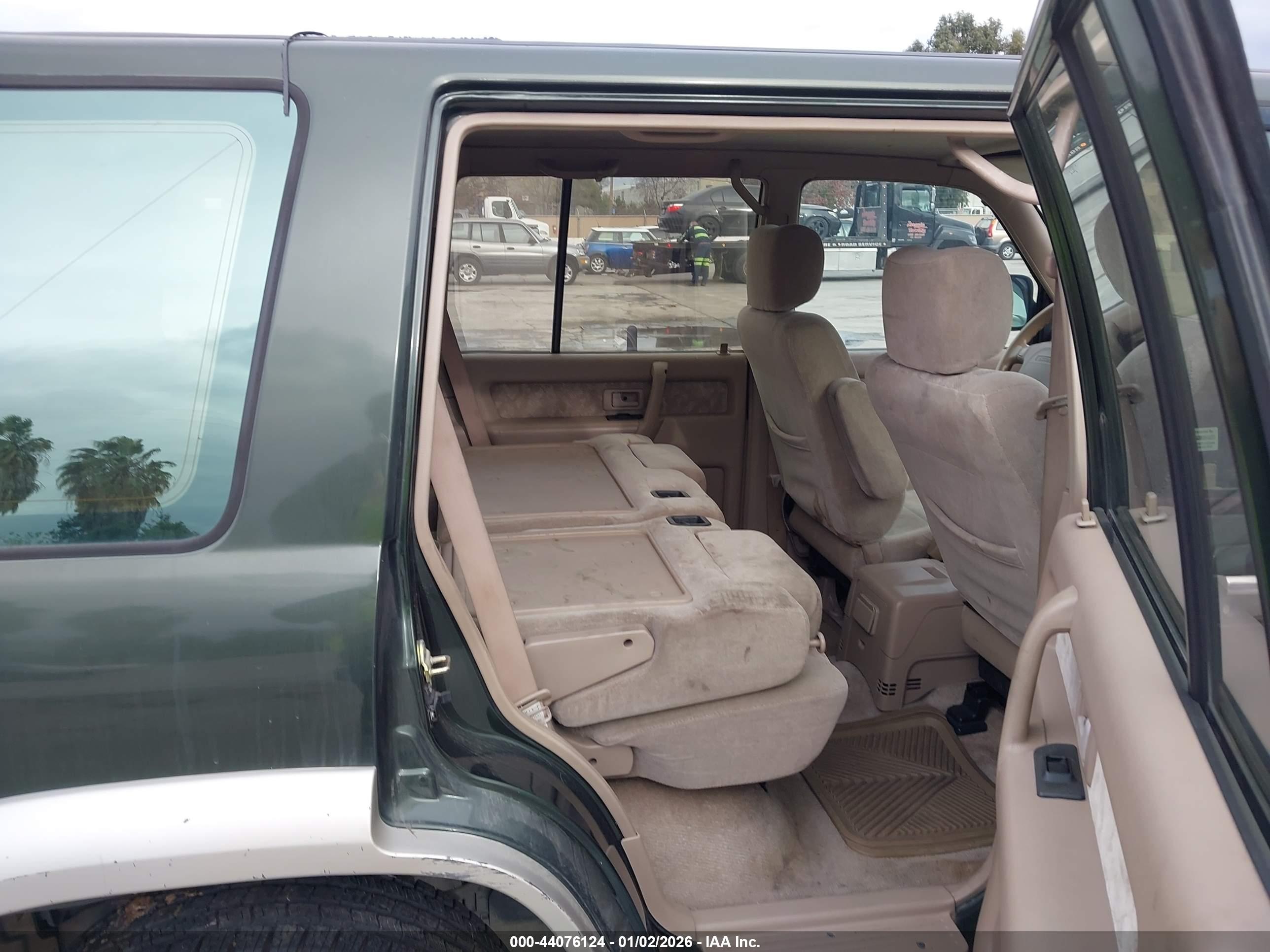 ISUZU TROOPER image 8