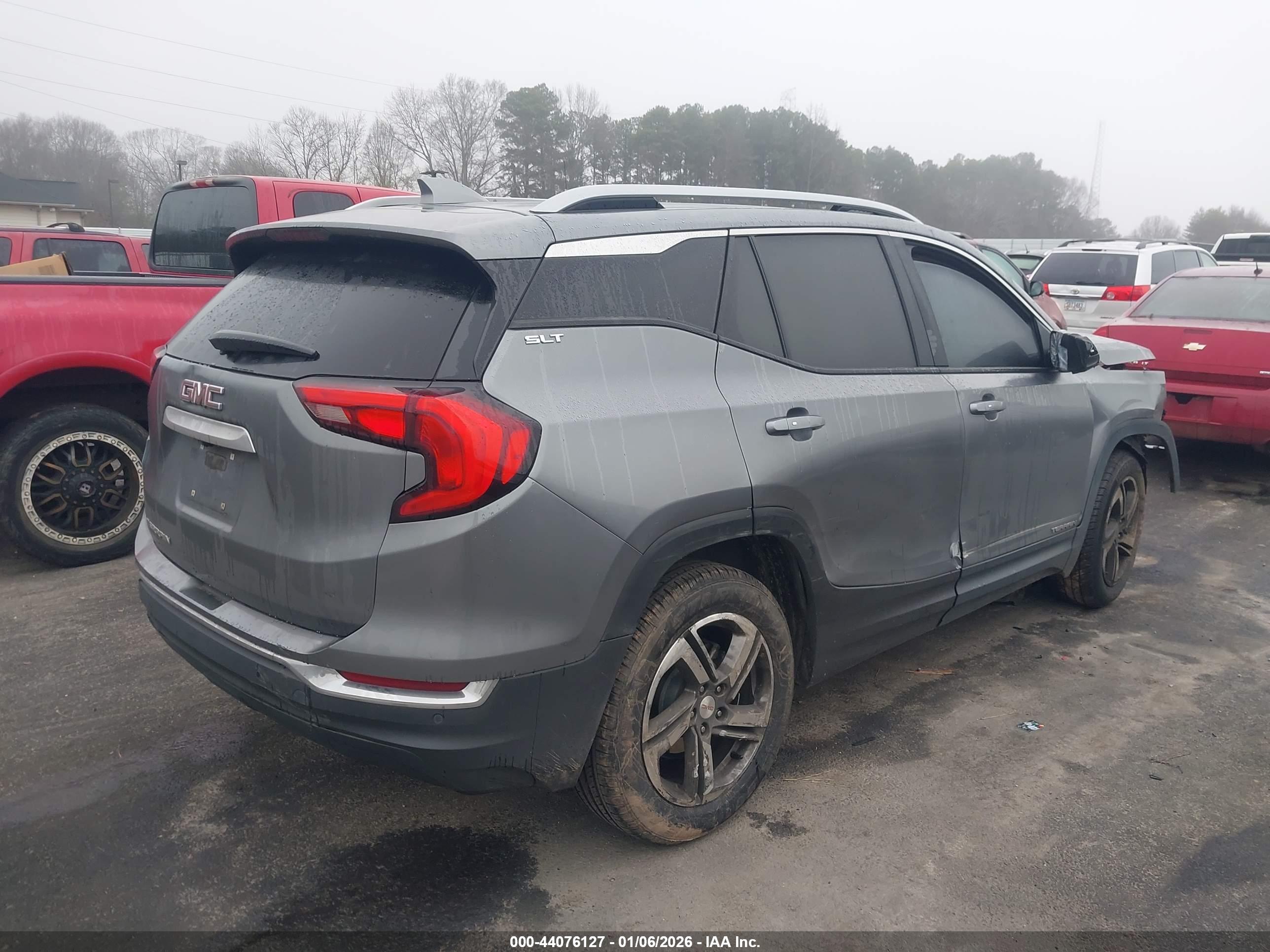GMC TERRAIN image 4