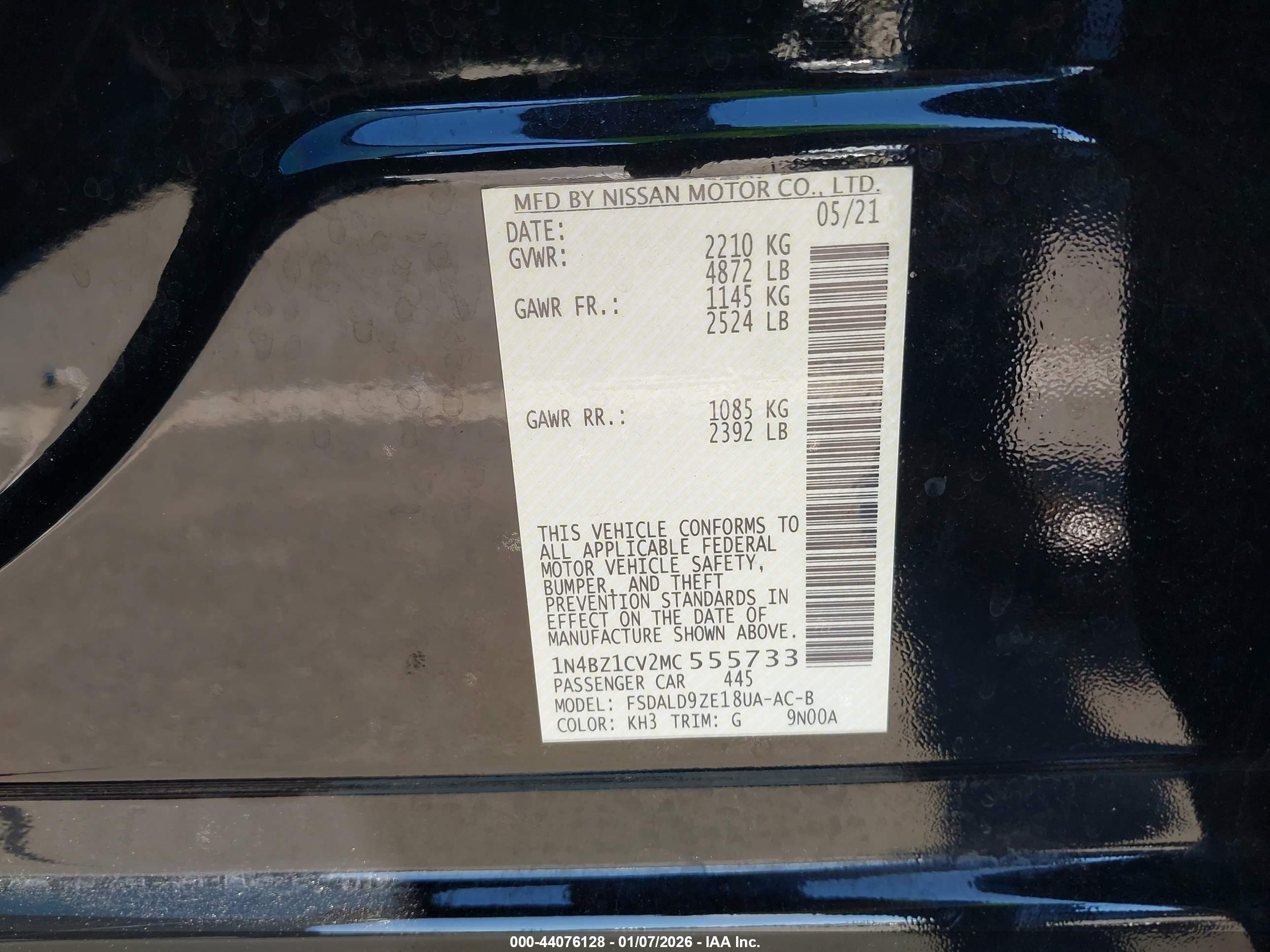 NISSAN LEAF image 9