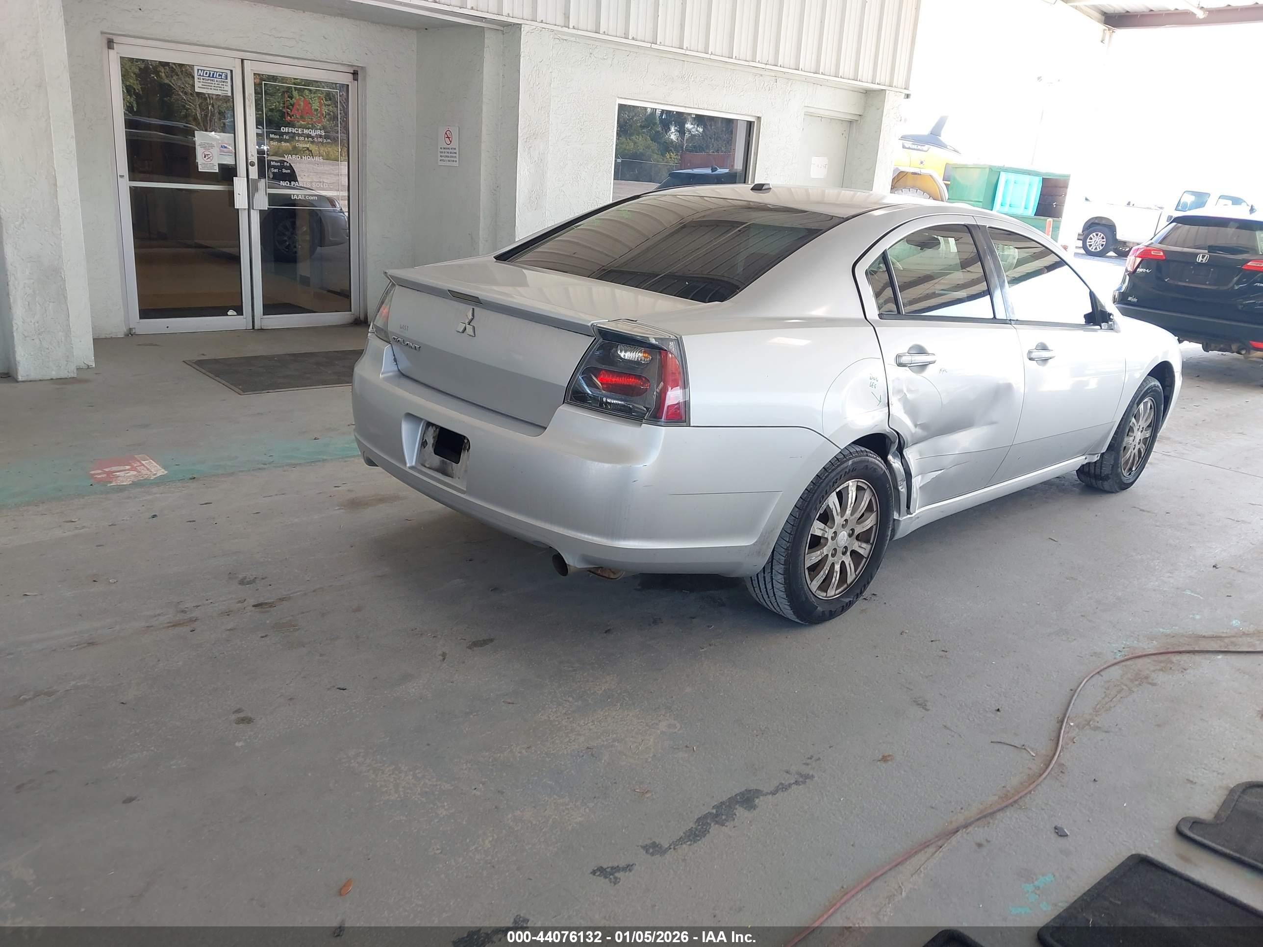 MITSUBISHI GALANT image 4