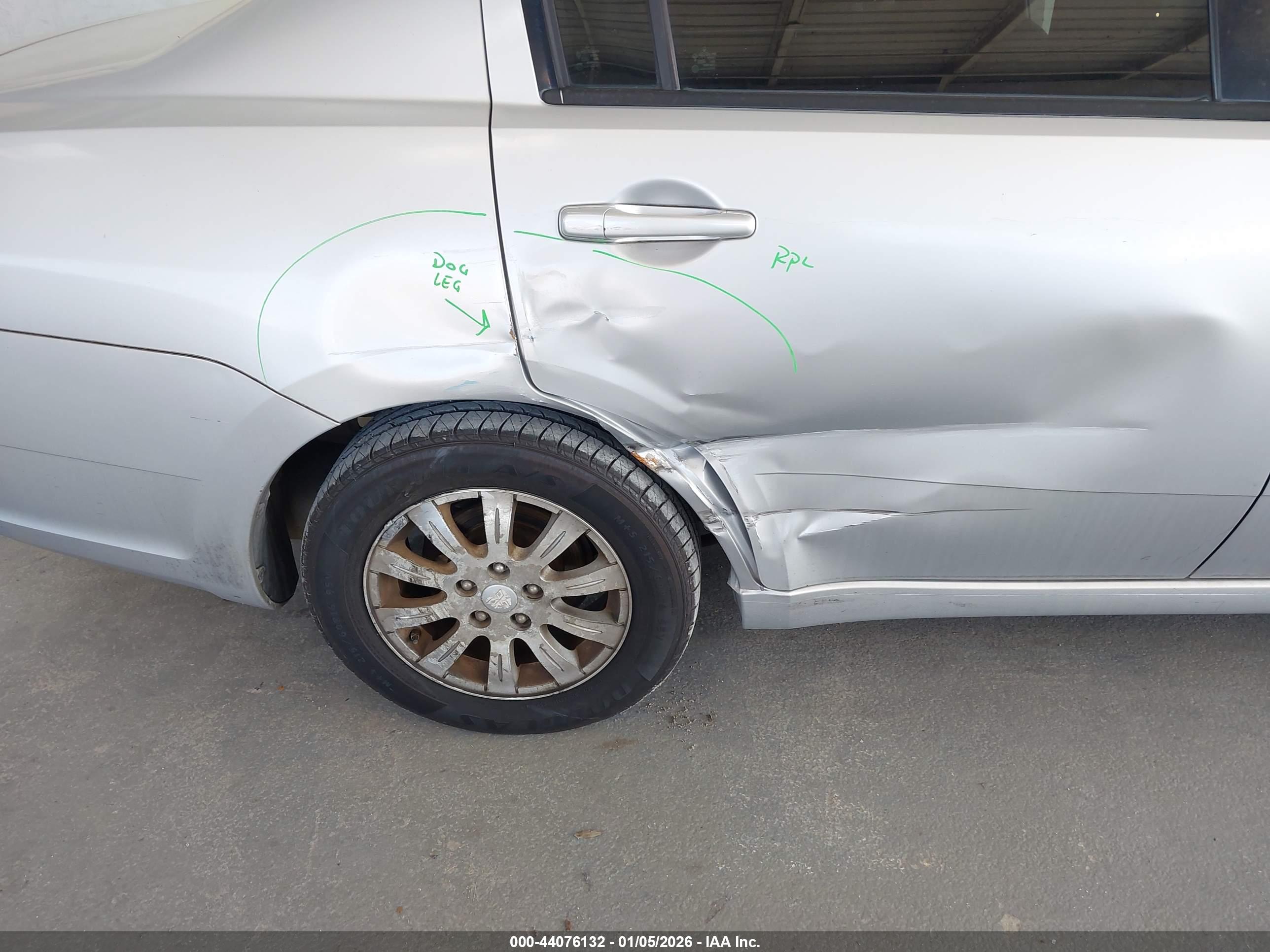 MITSUBISHI GALANT image 6