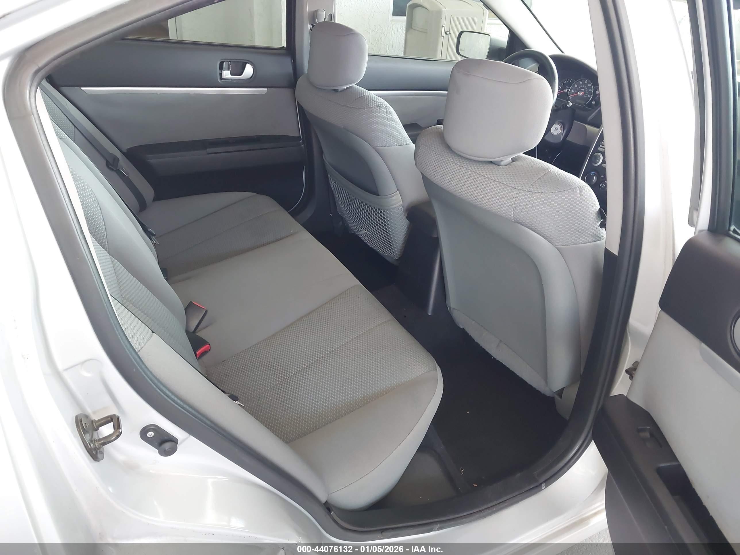 MITSUBISHI GALANT image 8