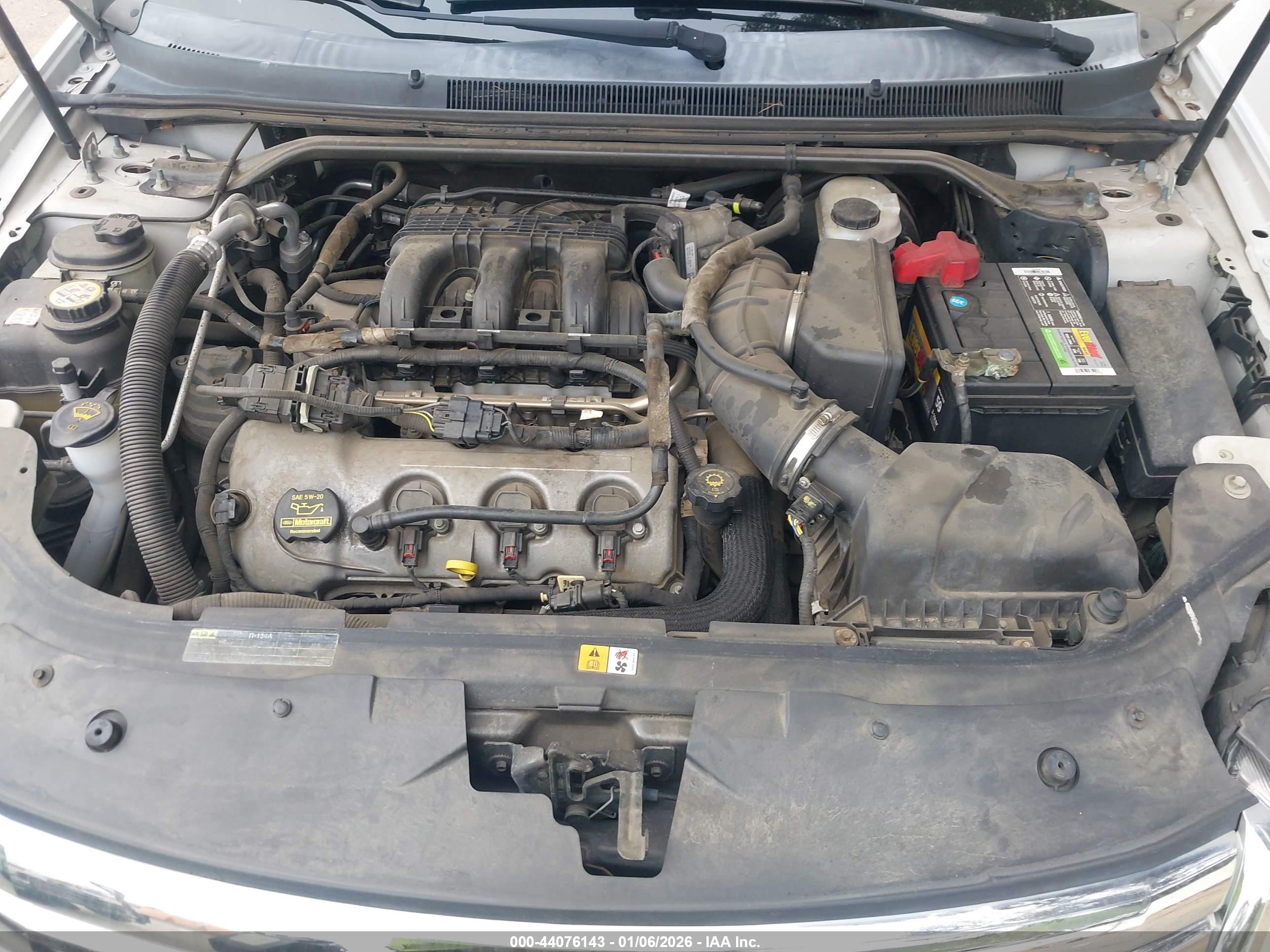 FORD TAURUS image 10