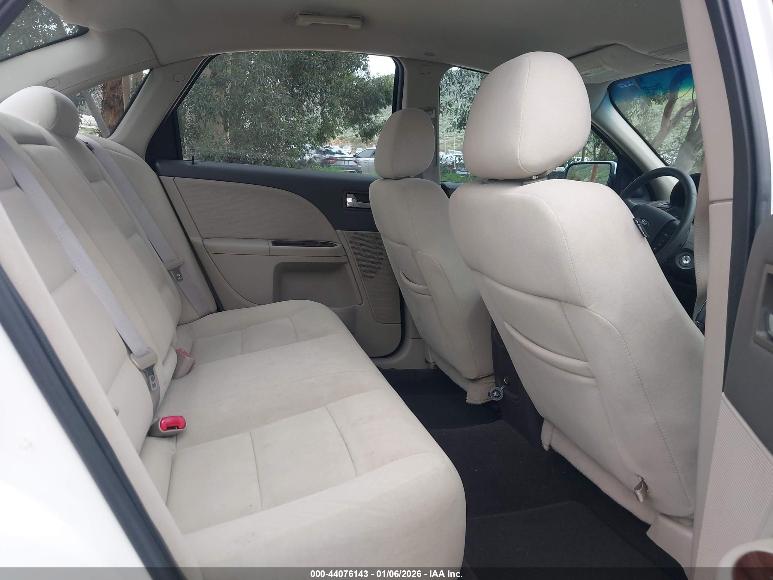 FORD TAURUS image 8