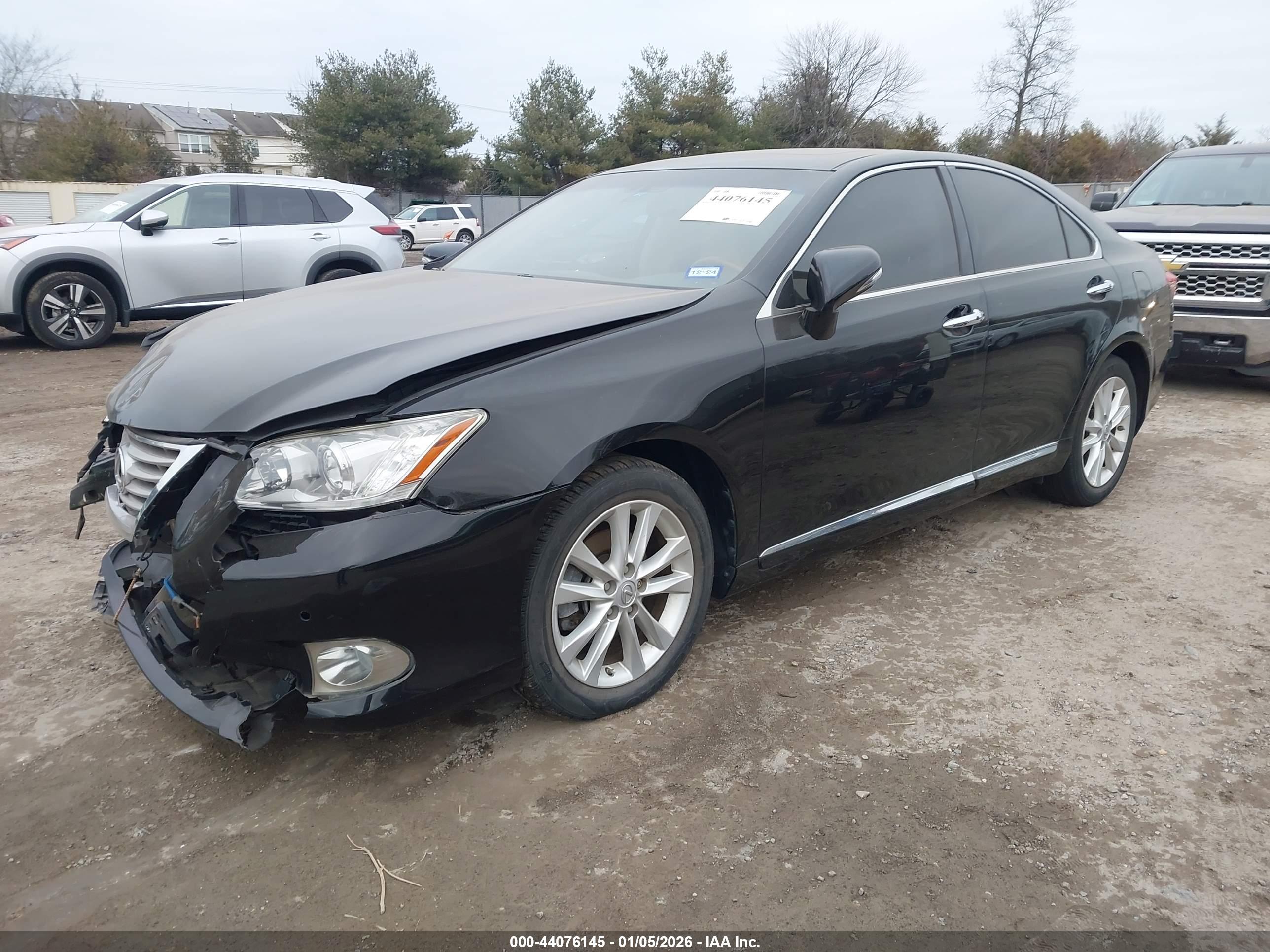 LEXUS ES image 2