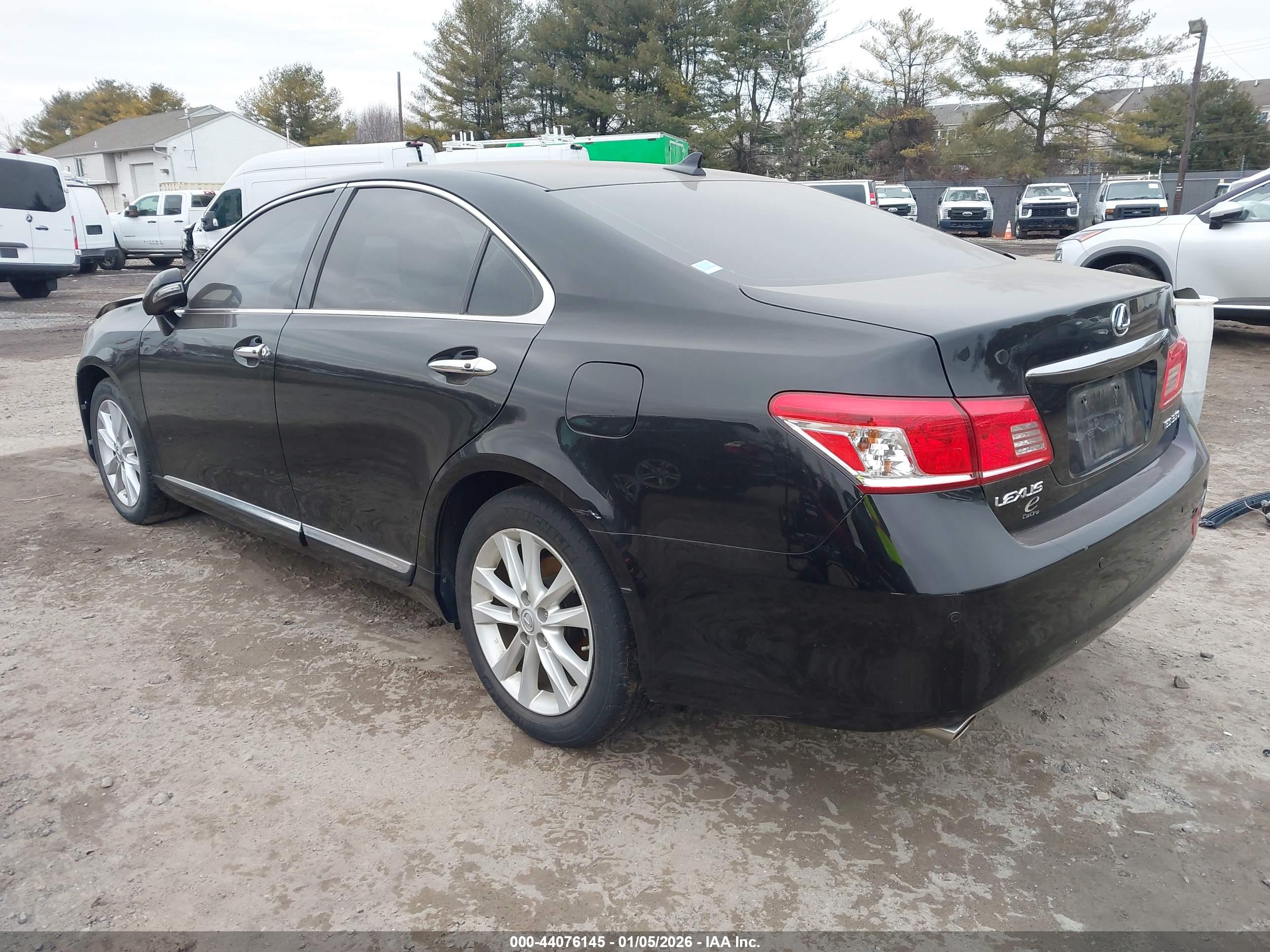 LEXUS ES image 3