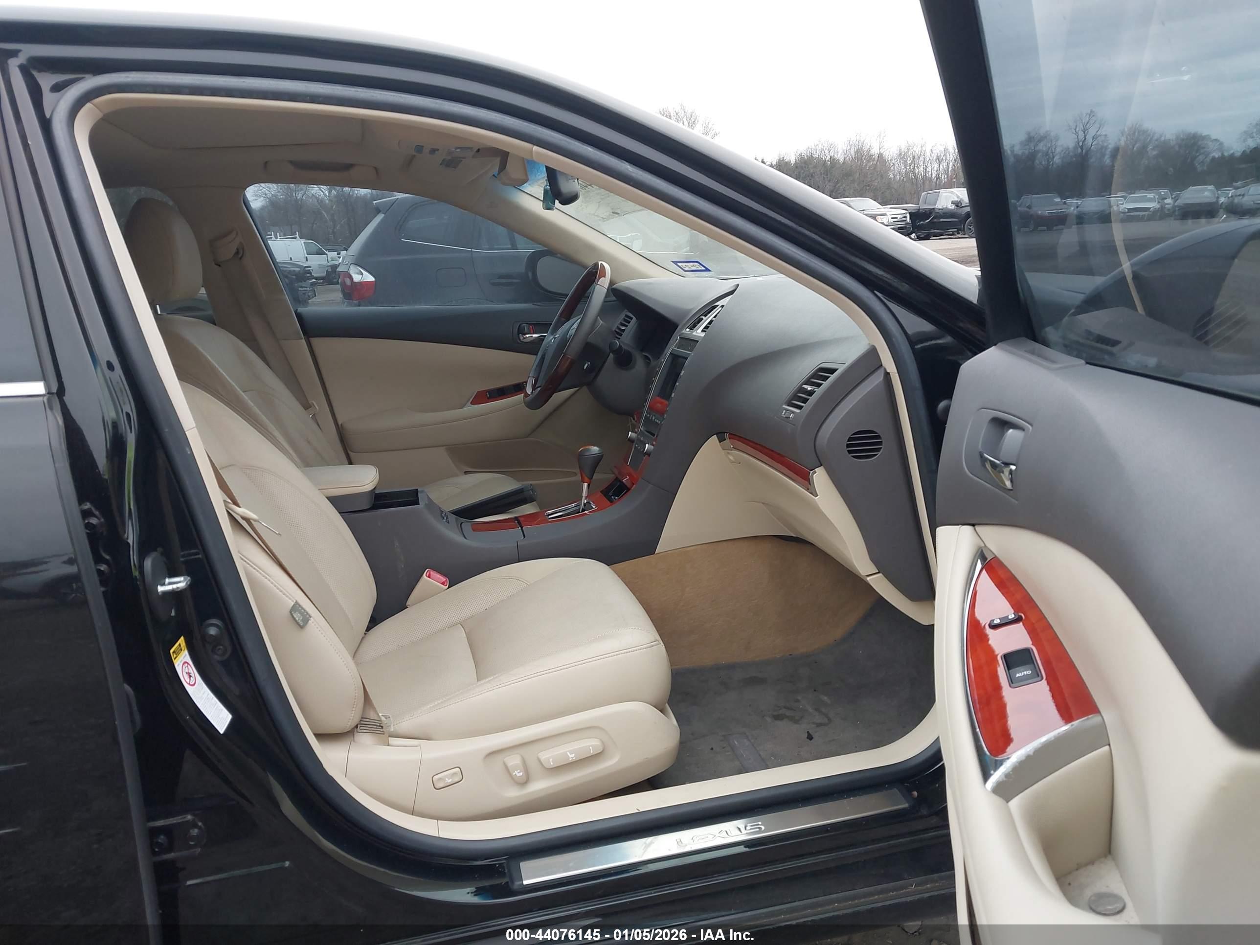 LEXUS ES image 5