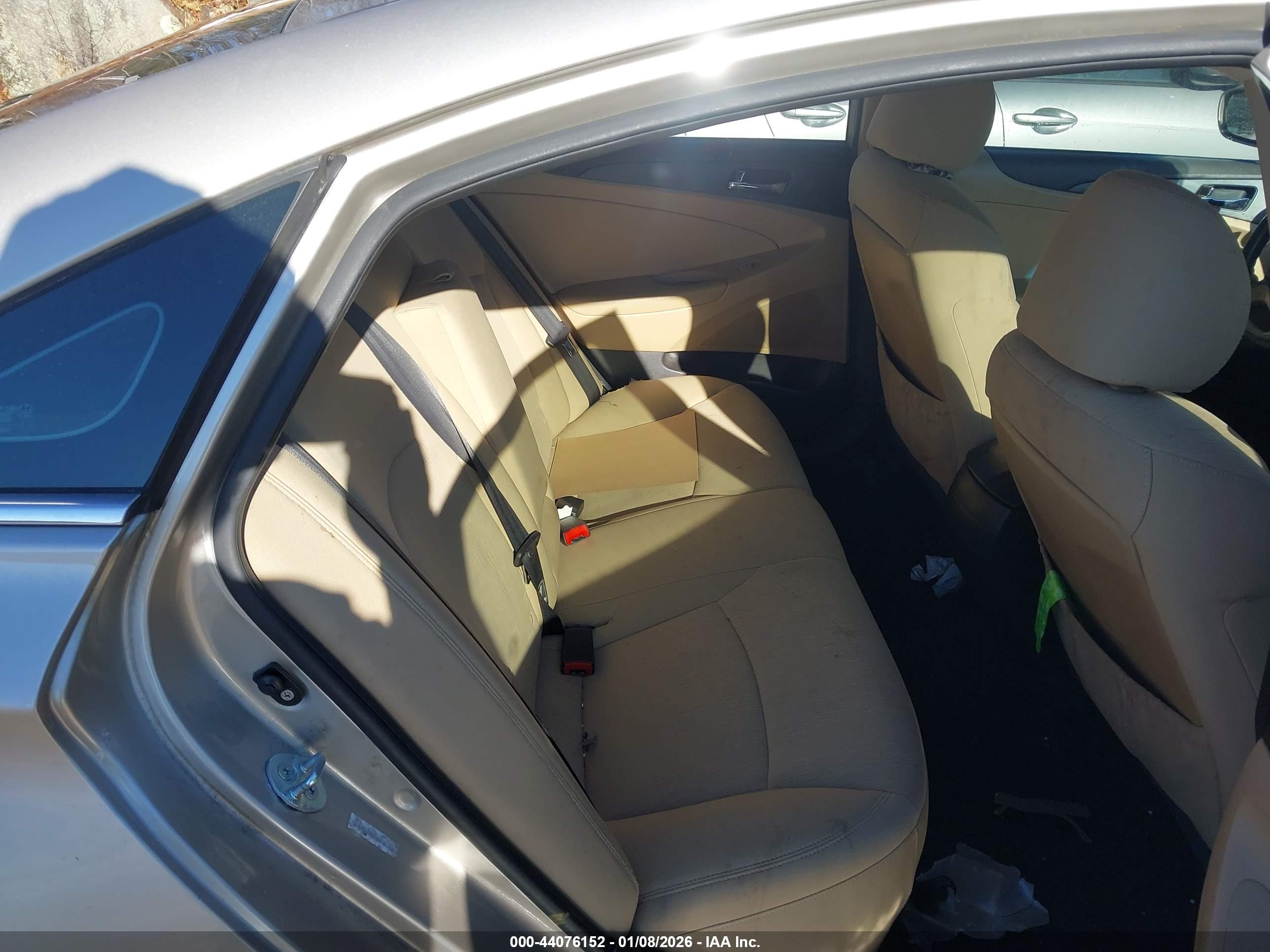 HYUNDAI SONATA image 8