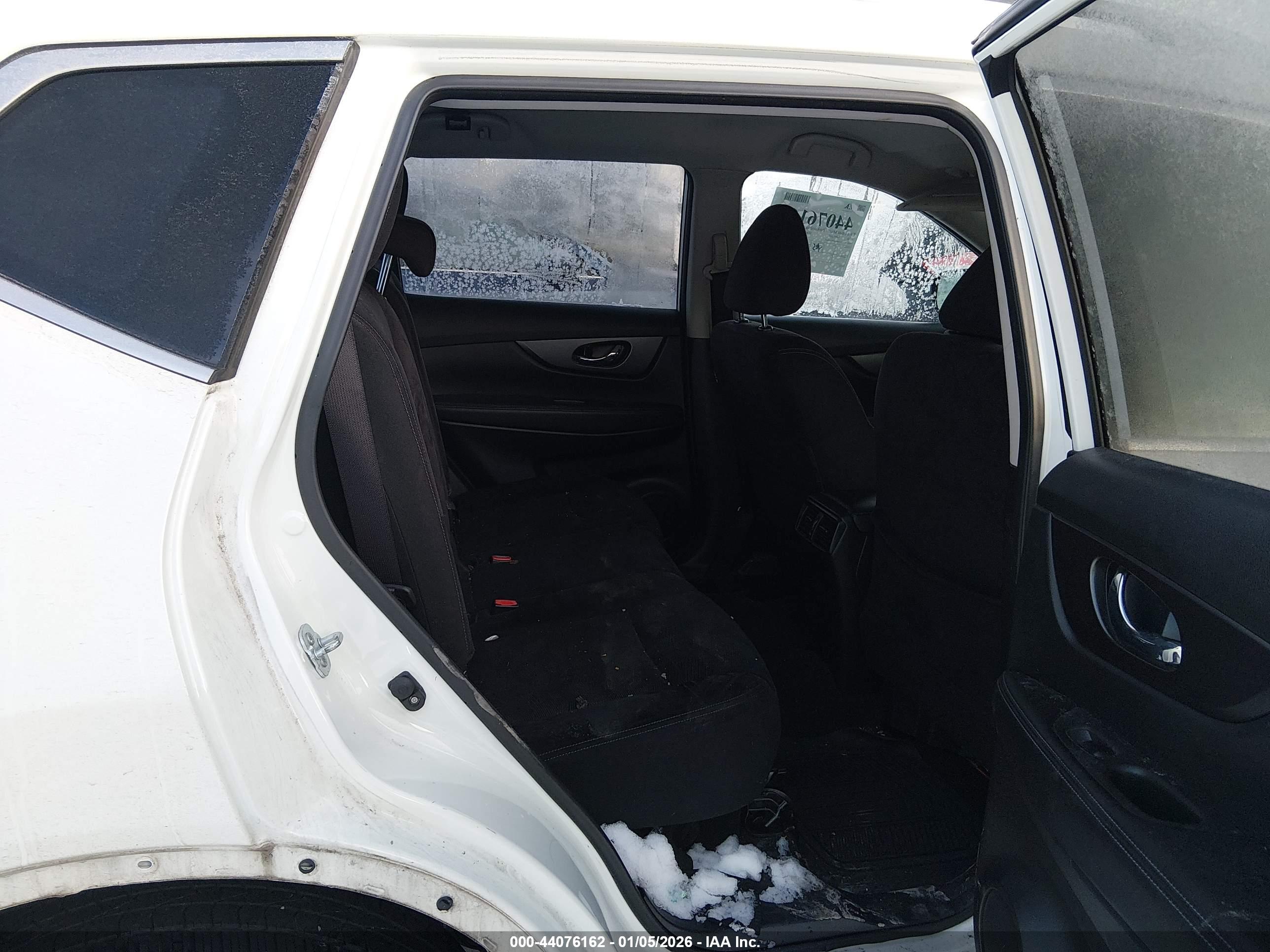 NISSAN ROGUE image 8
