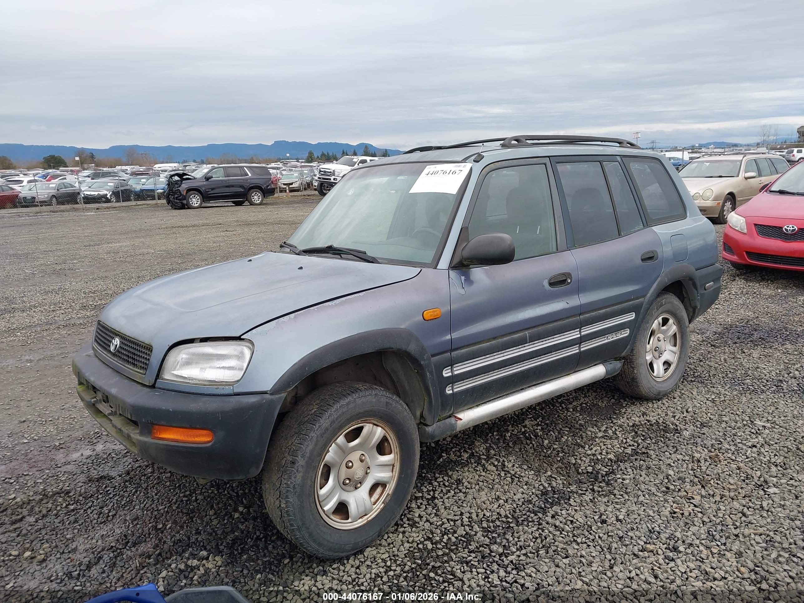 TOYOTA RAV4 image 2