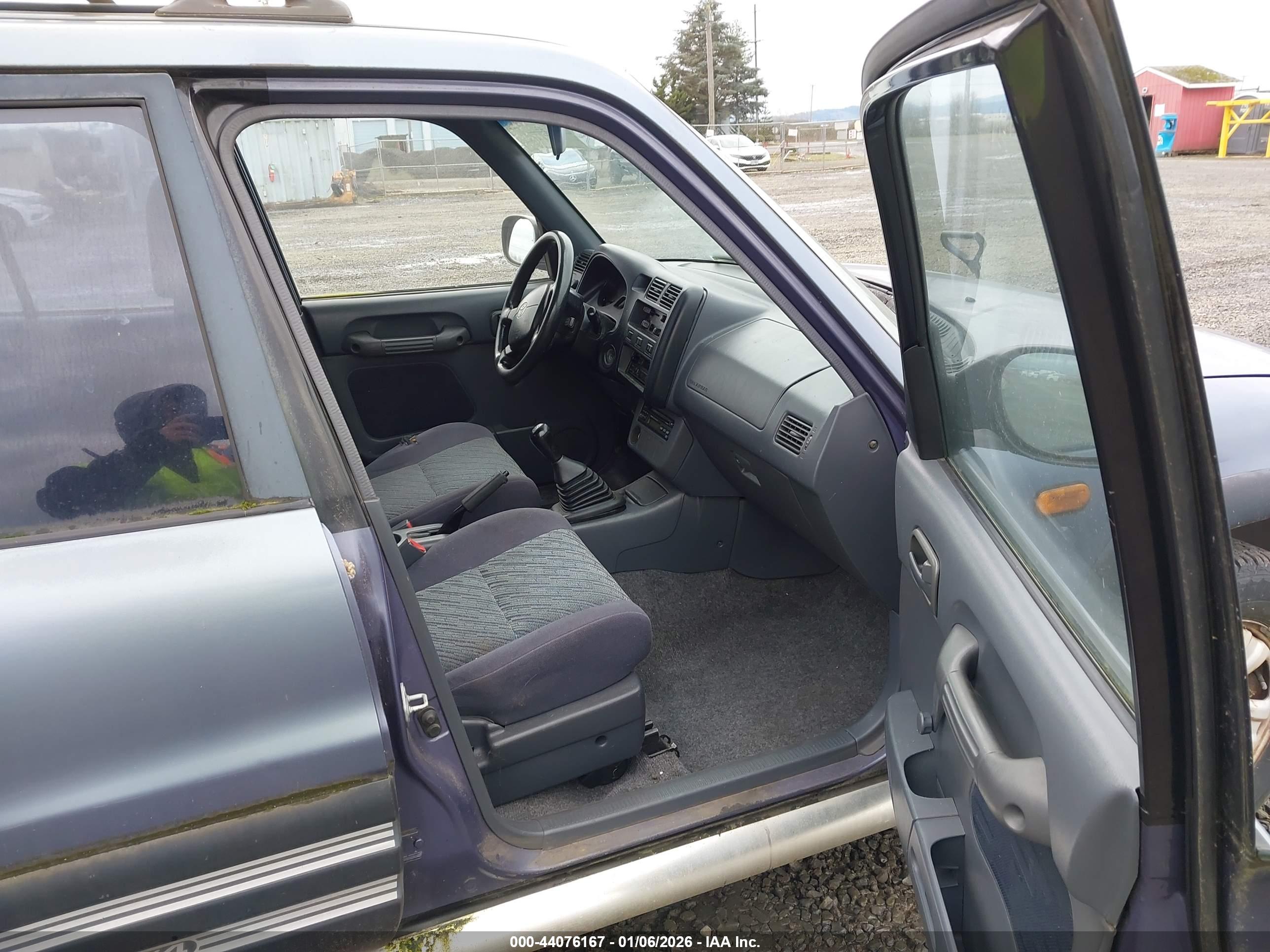 TOYOTA RAV4 image 5