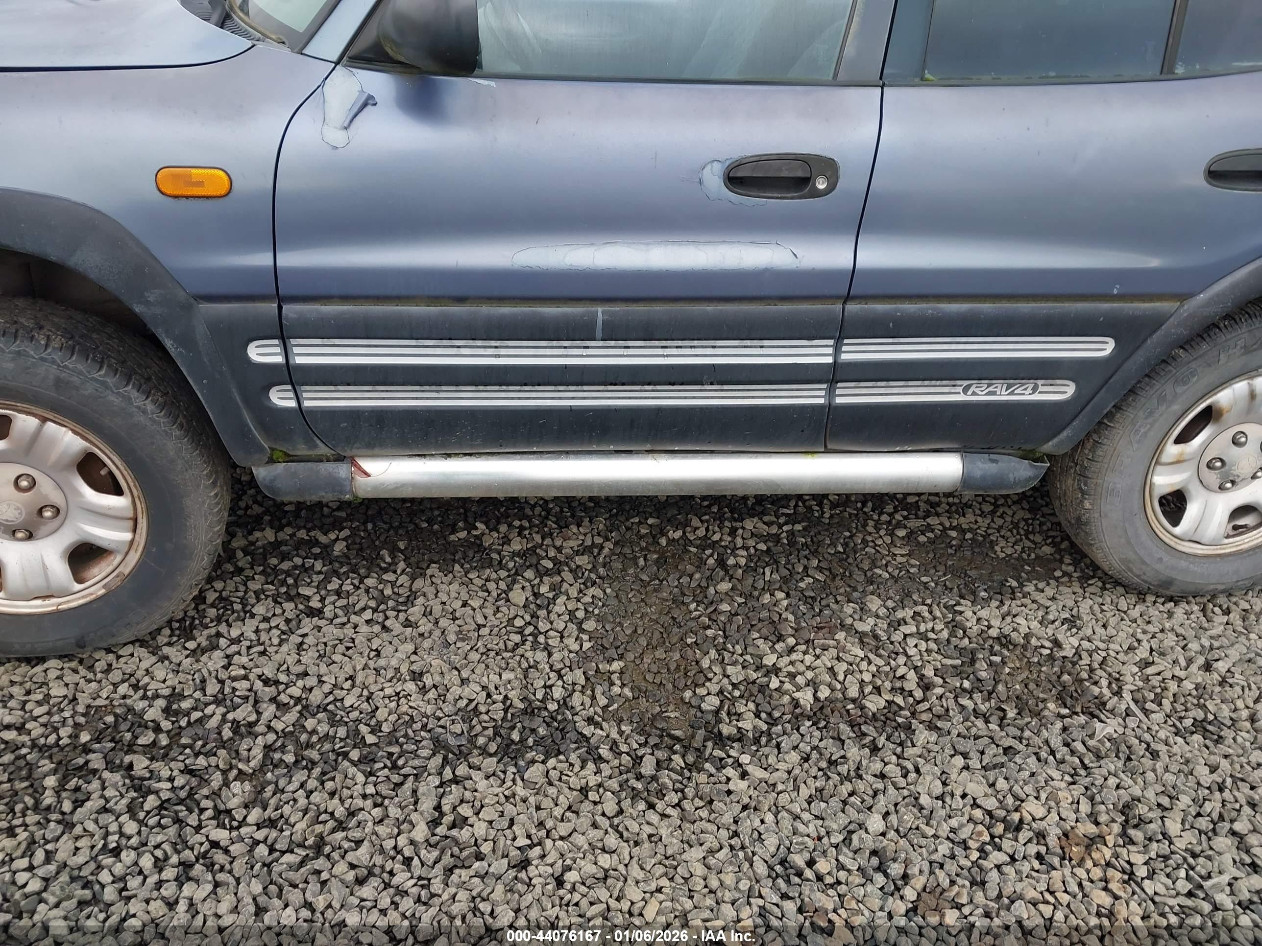 TOYOTA RAV4 image 6