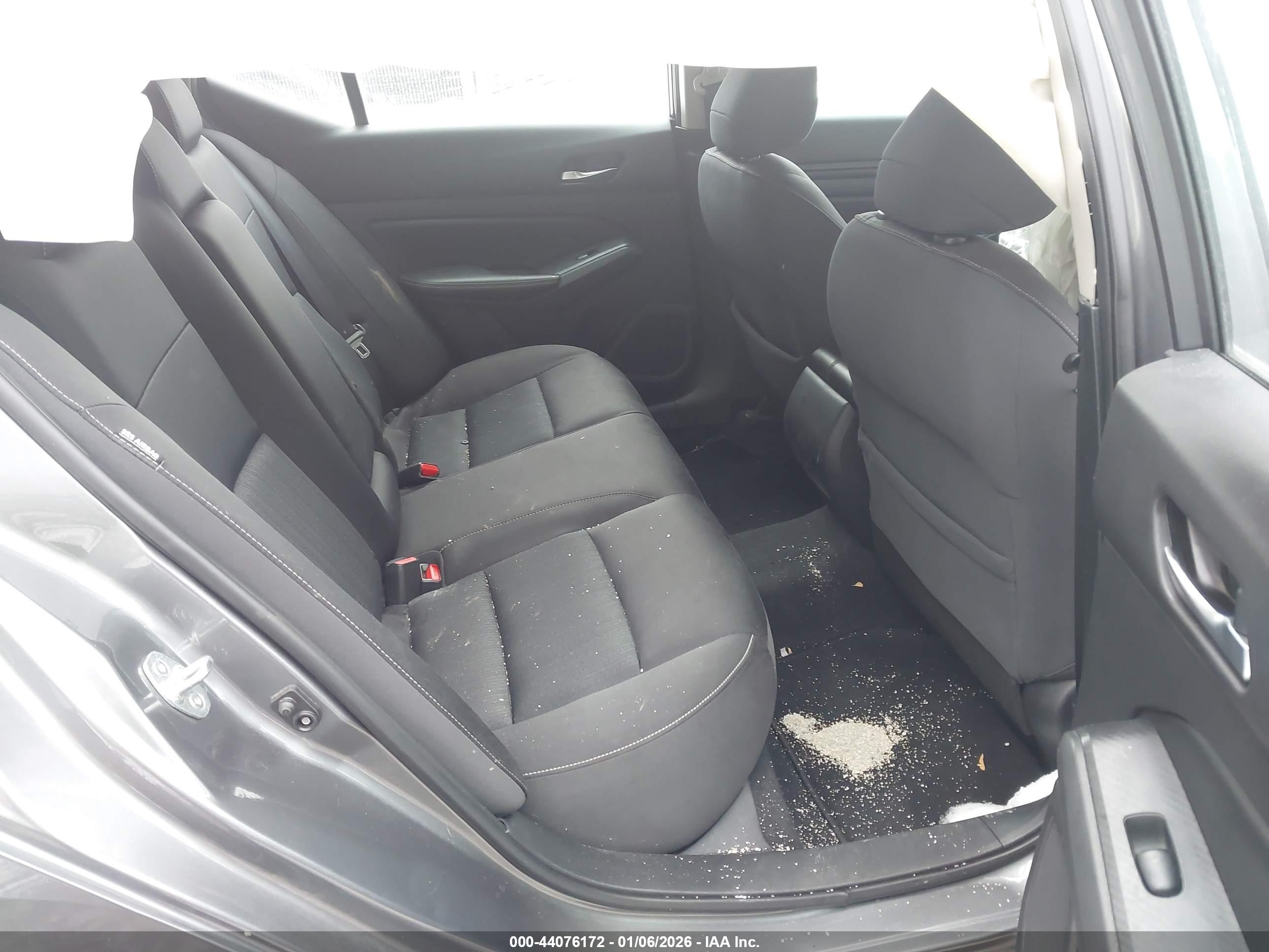 NISSAN ALTIMA image 8