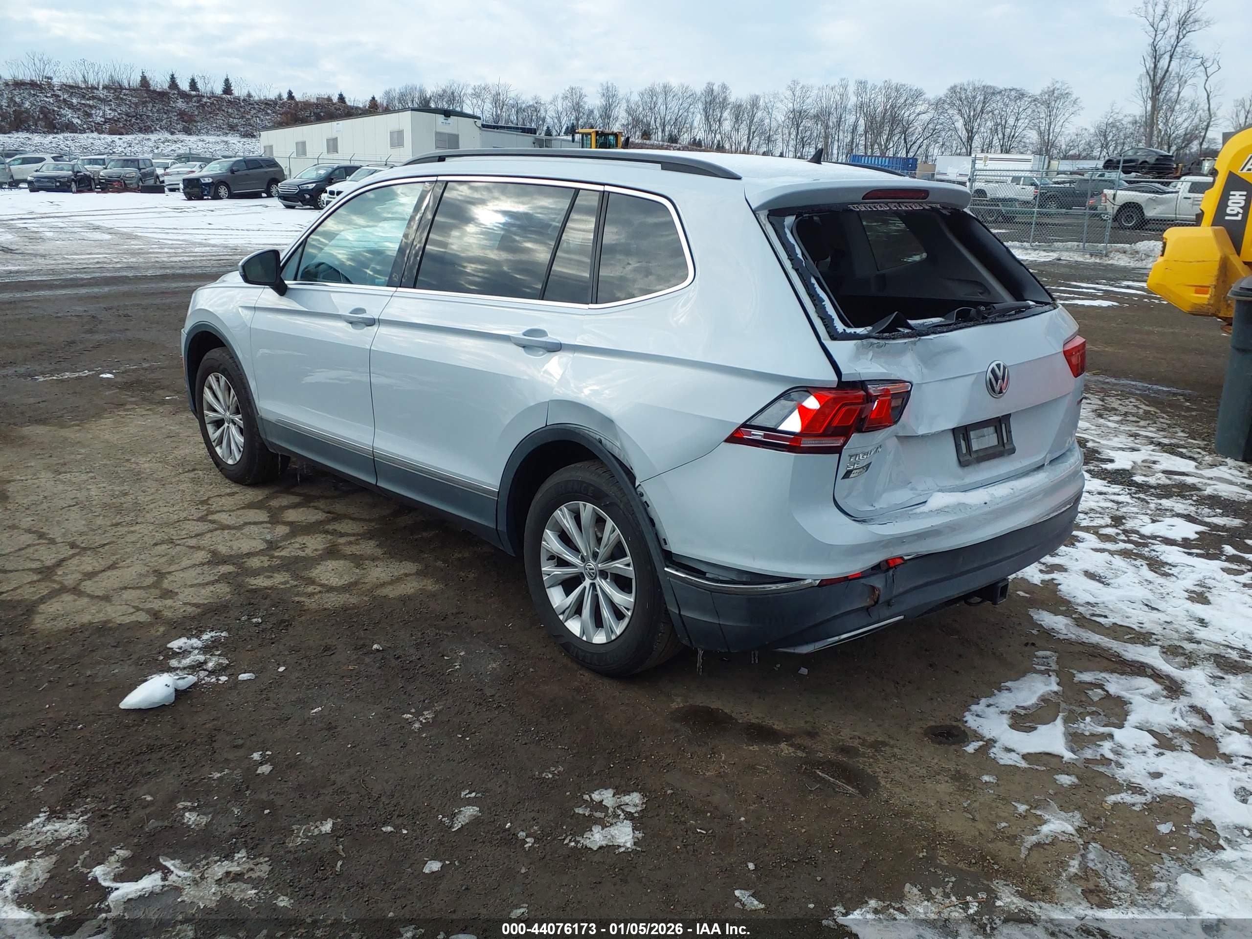 VOLKSWAGEN TIGUAN image 3