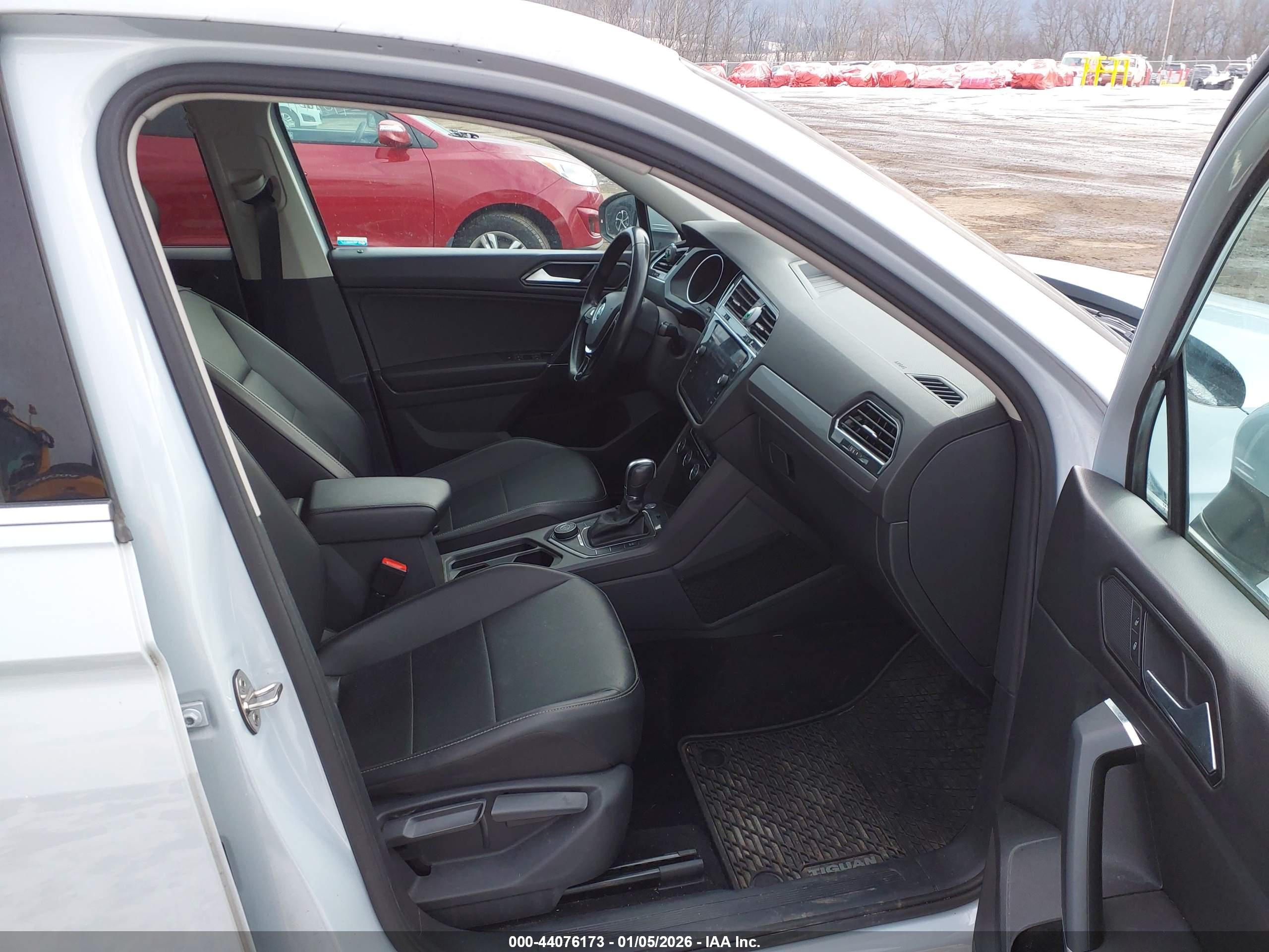 VOLKSWAGEN TIGUAN image 5