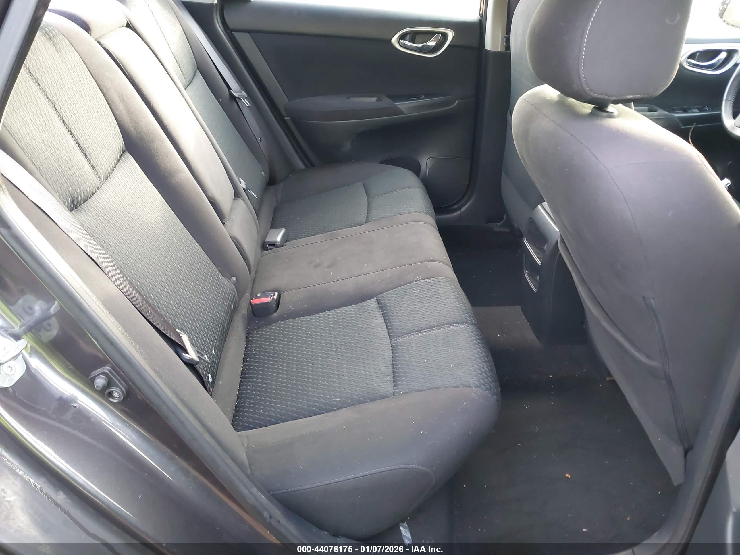 NISSAN SENTRA image 8