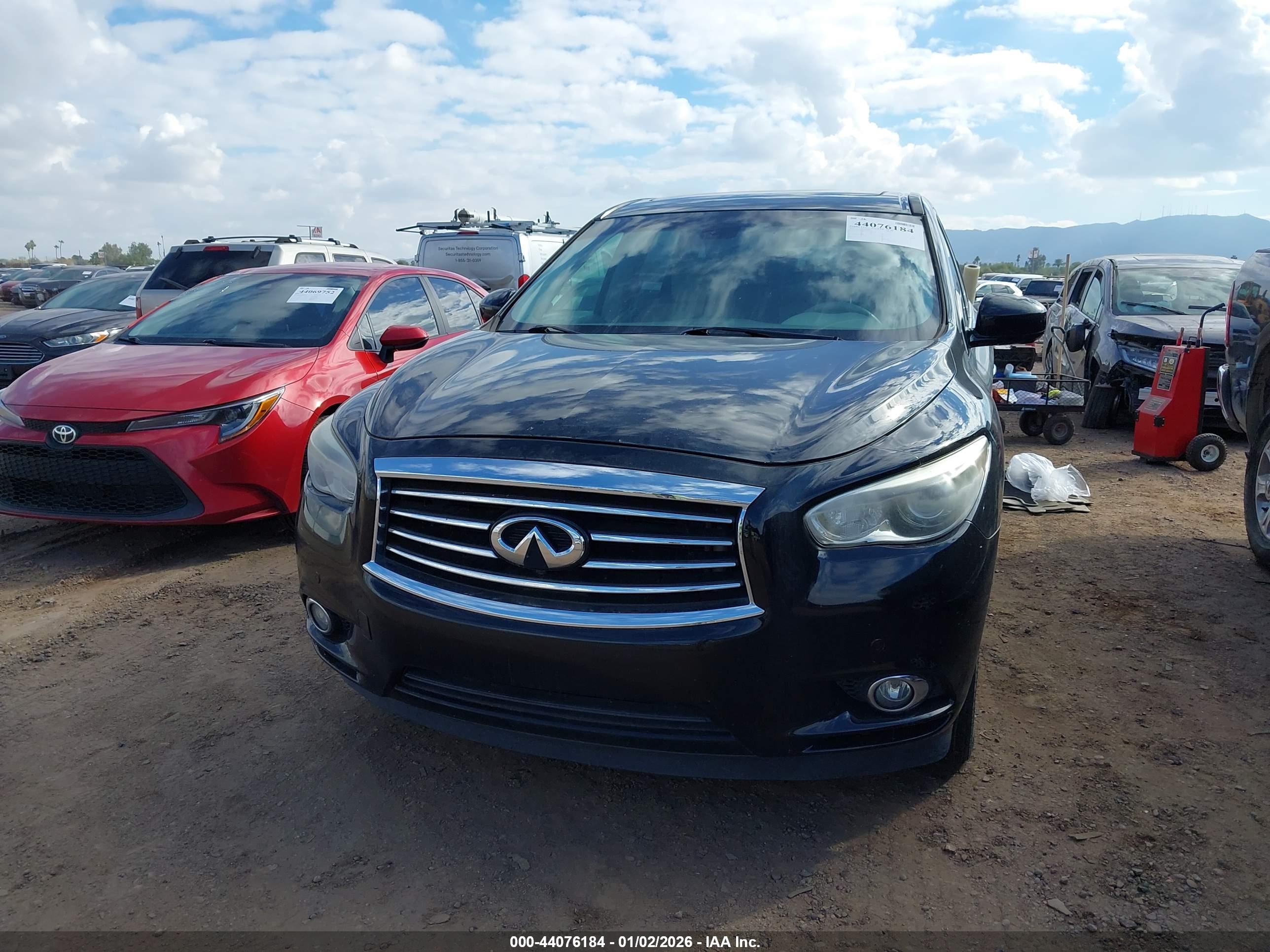 INFINITI JX35 image 6