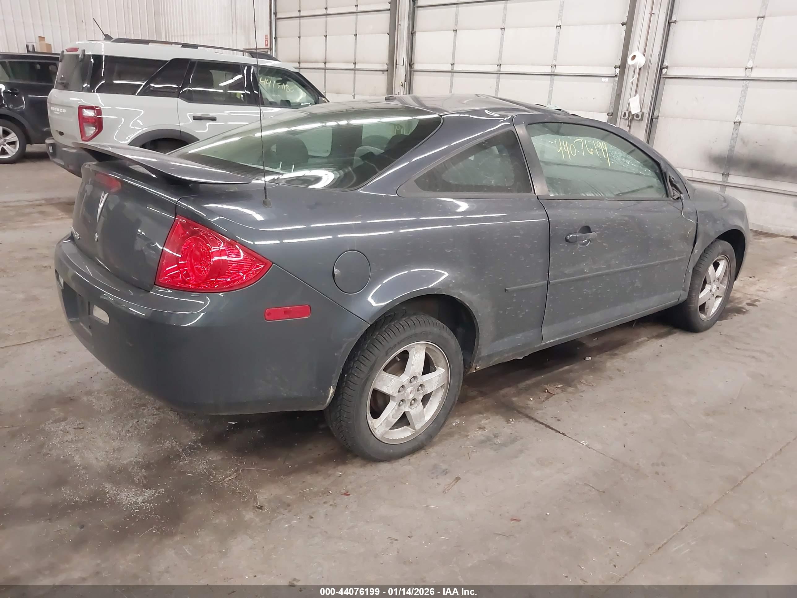 PONTIAC G5 image 4