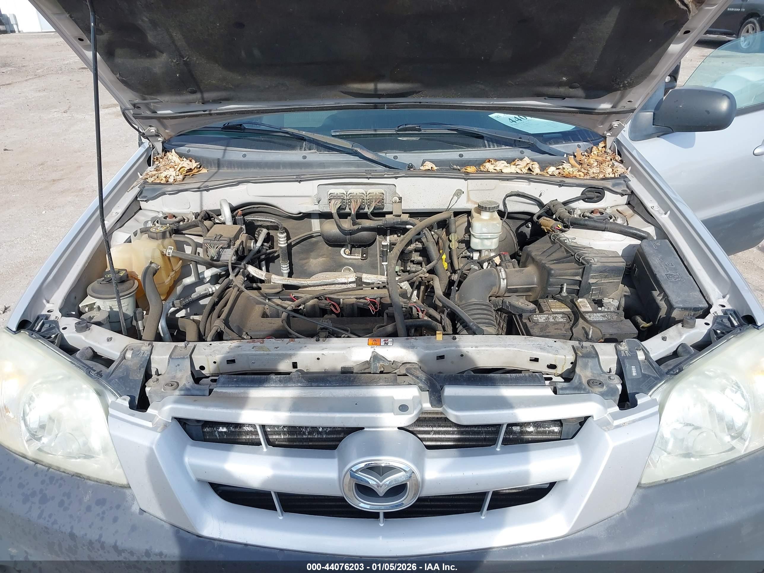 MAZDA TRIBUTE image 10