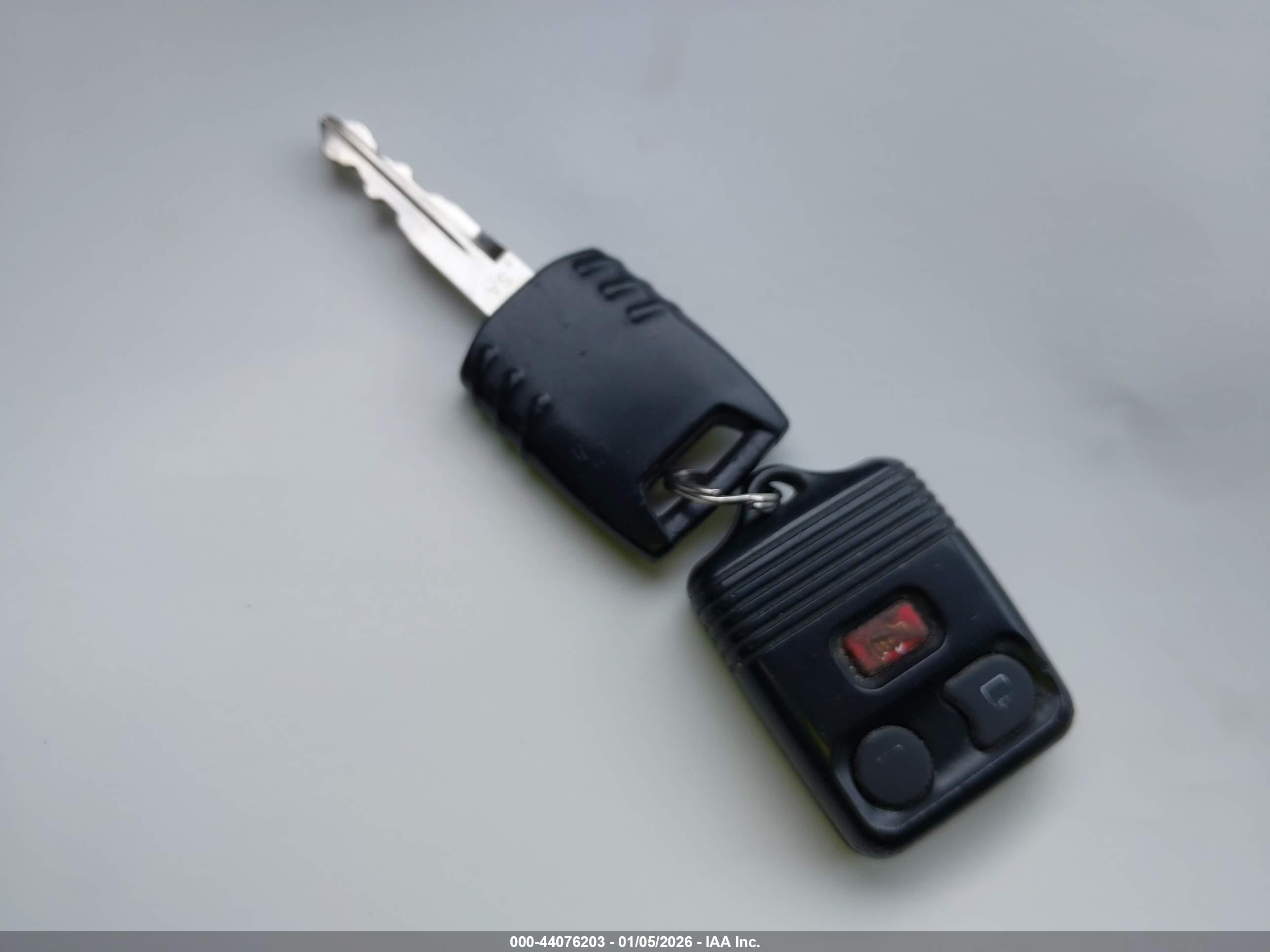 MAZDA TRIBUTE image 11
