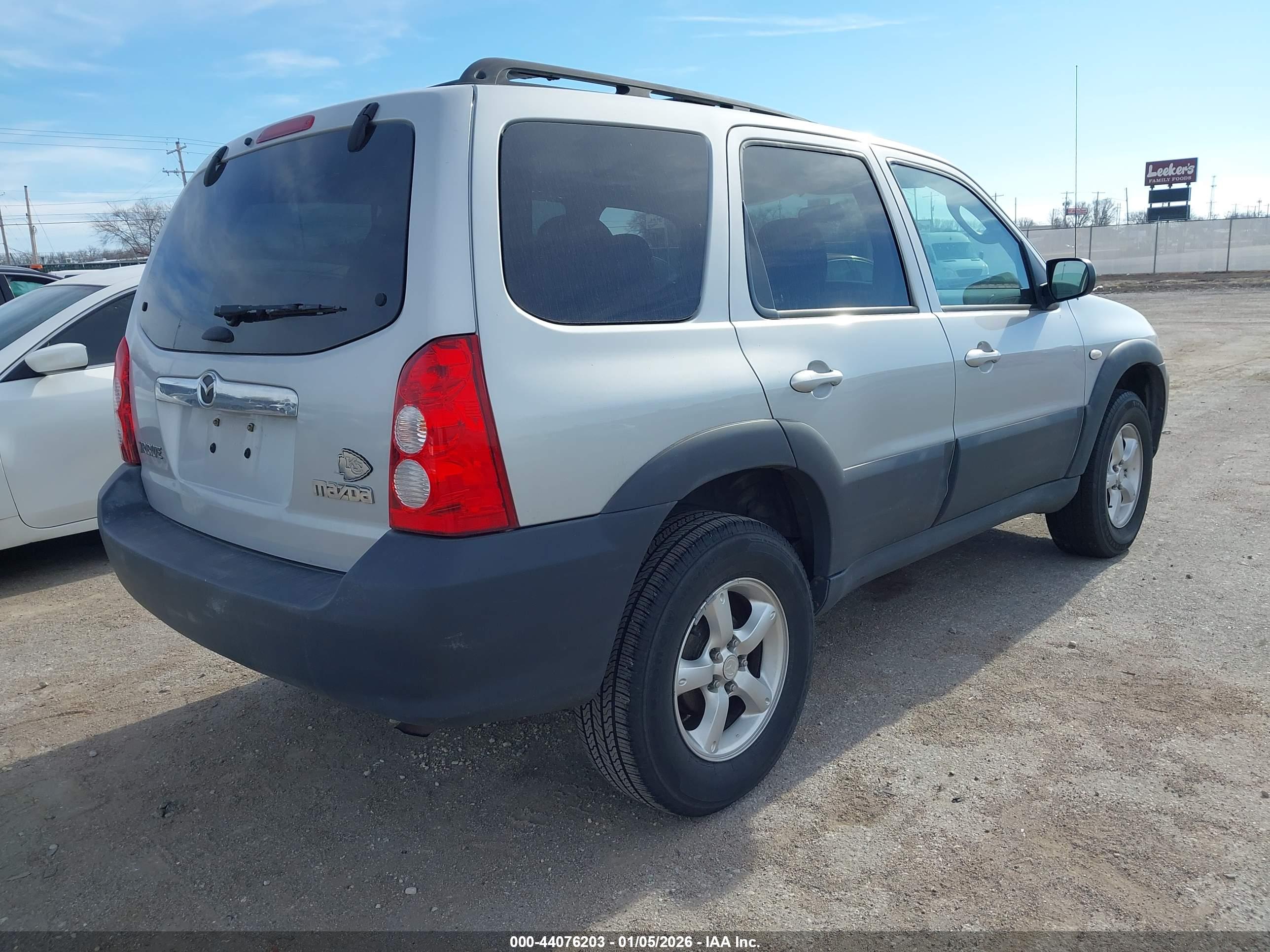 MAZDA TRIBUTE image 4