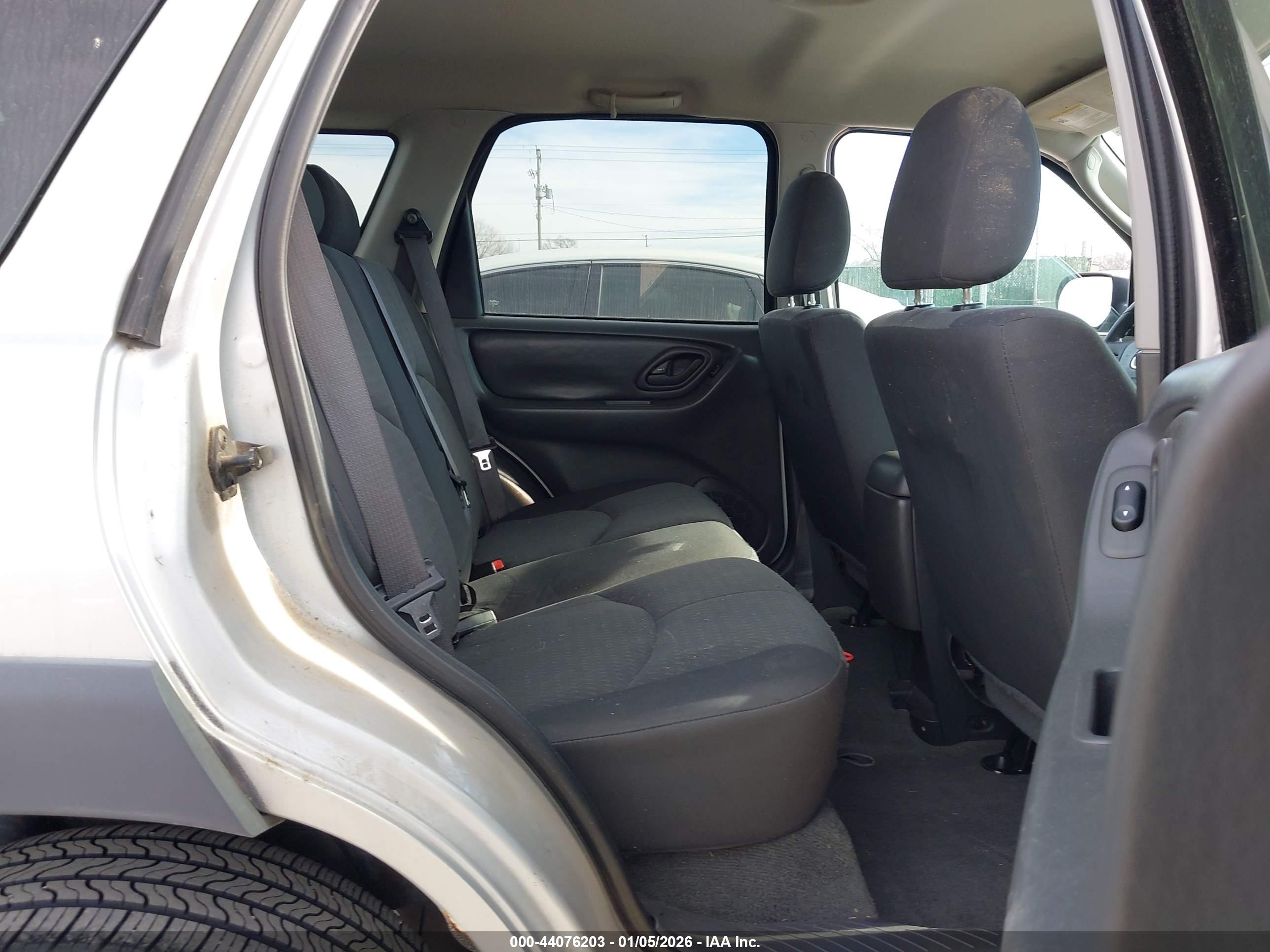 MAZDA TRIBUTE image 8