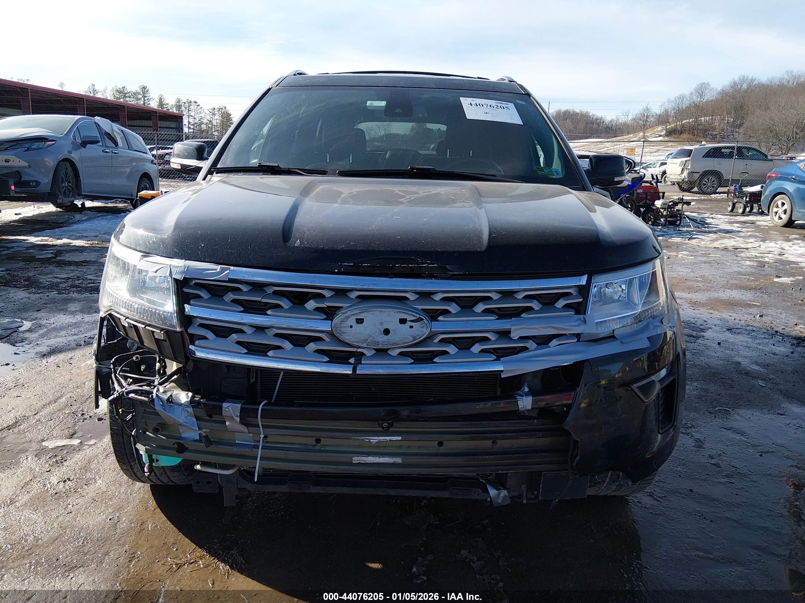 FORD EXPLORER image 6
