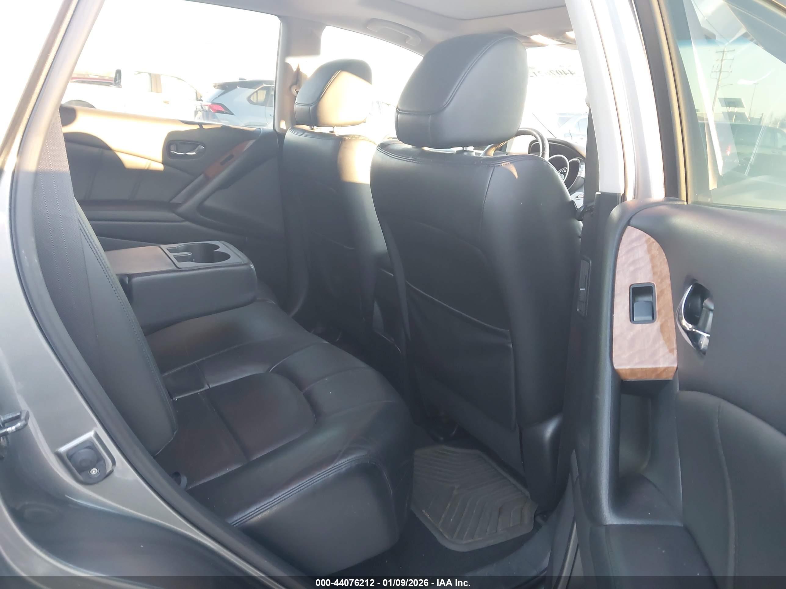 NISSAN MURANO image 8