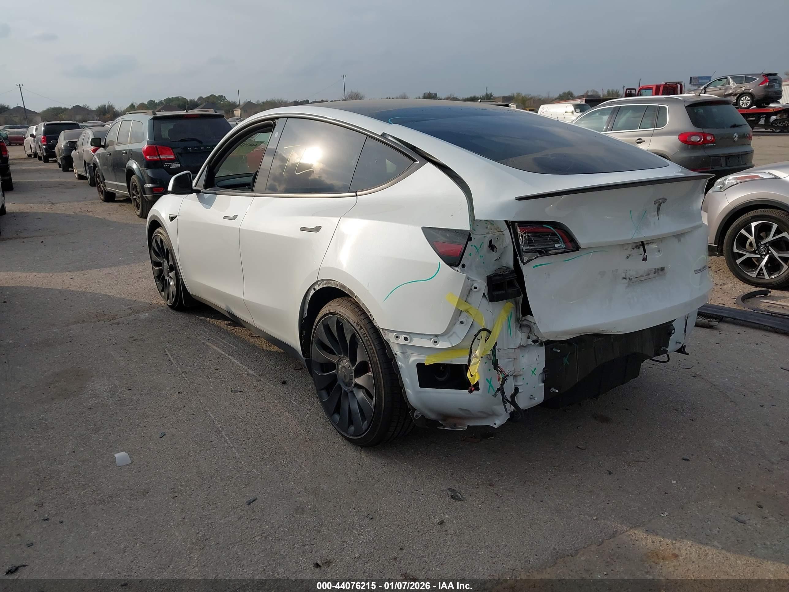 TESLA MODEL image 3