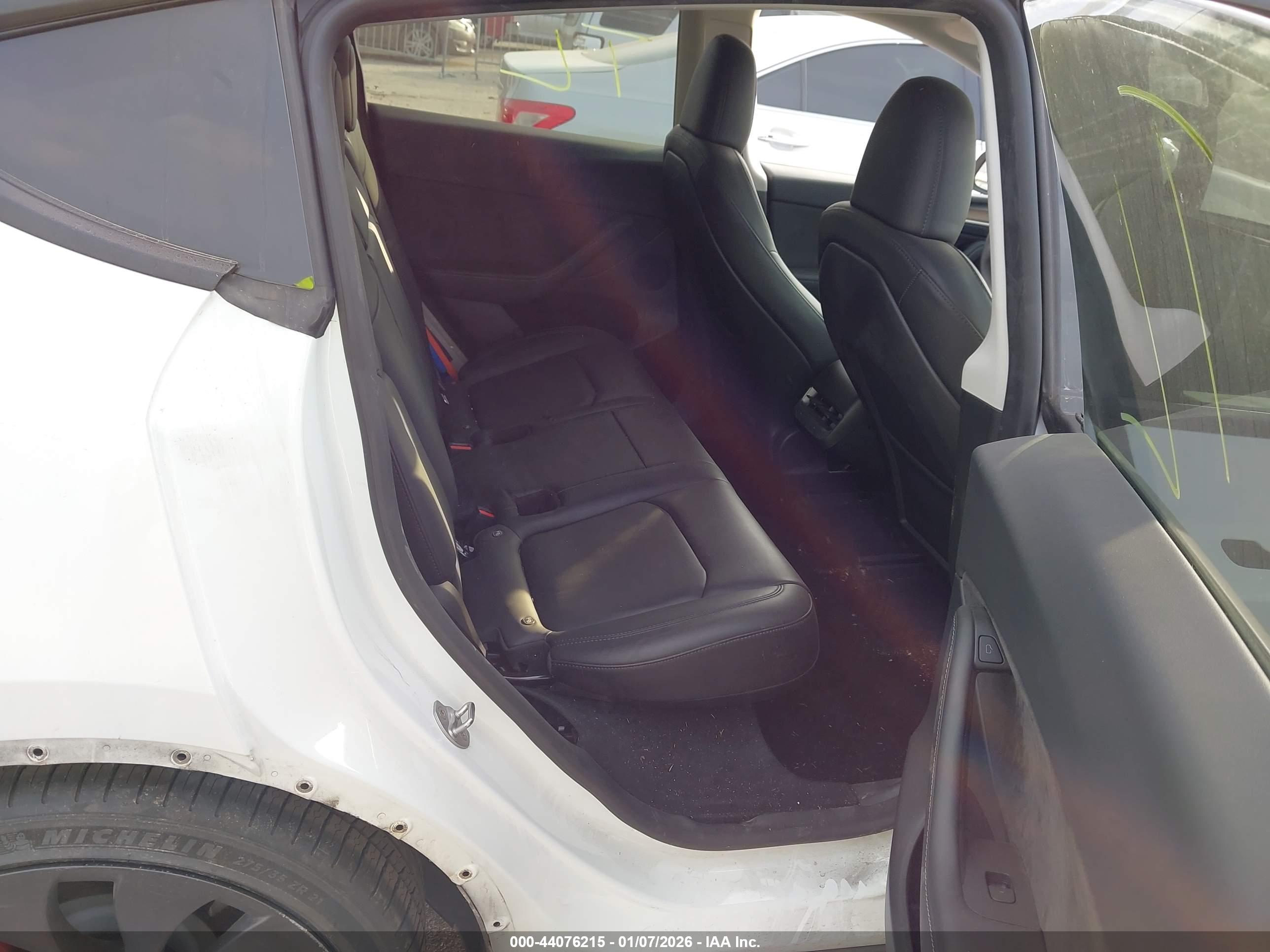 TESLA MODEL image 8