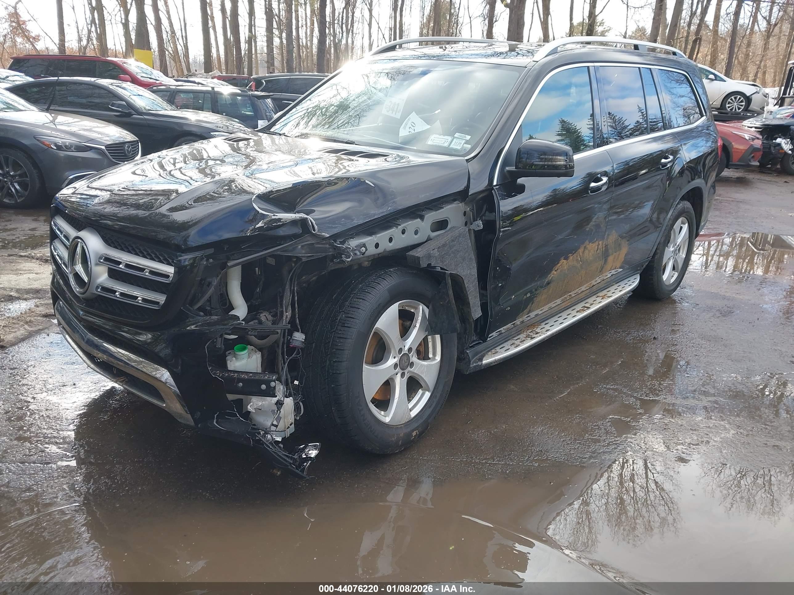 MERCEDES-BENZ GLS image 2