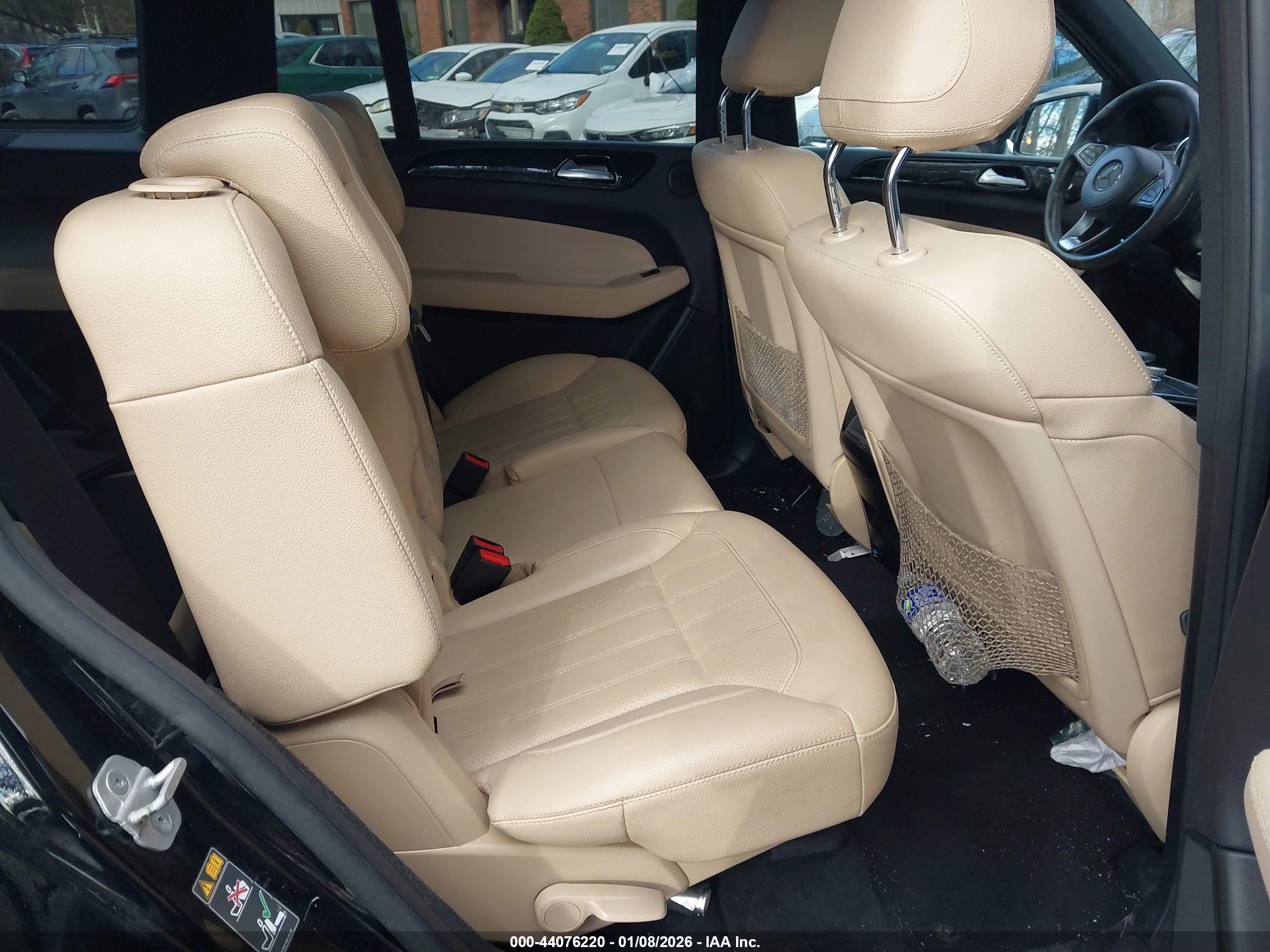 MERCEDES-BENZ GLS image 8