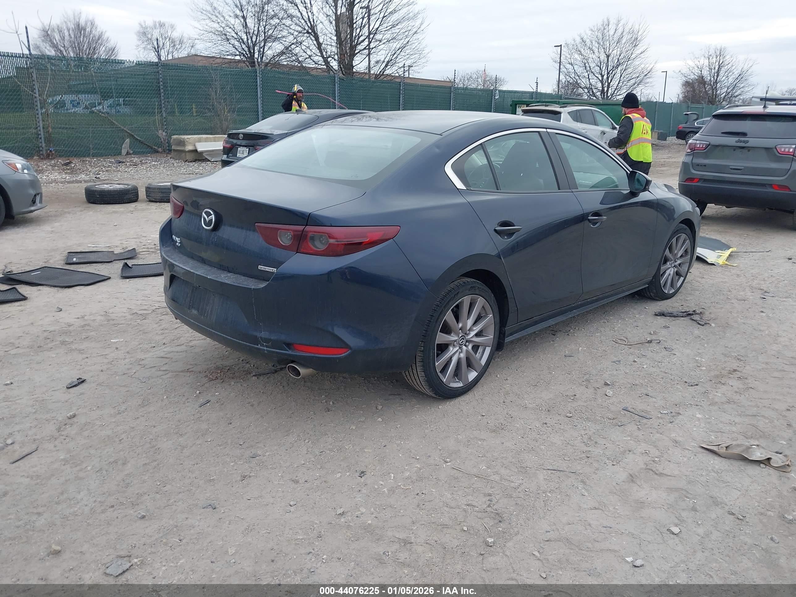 MAZDA MAZDA3 image 4