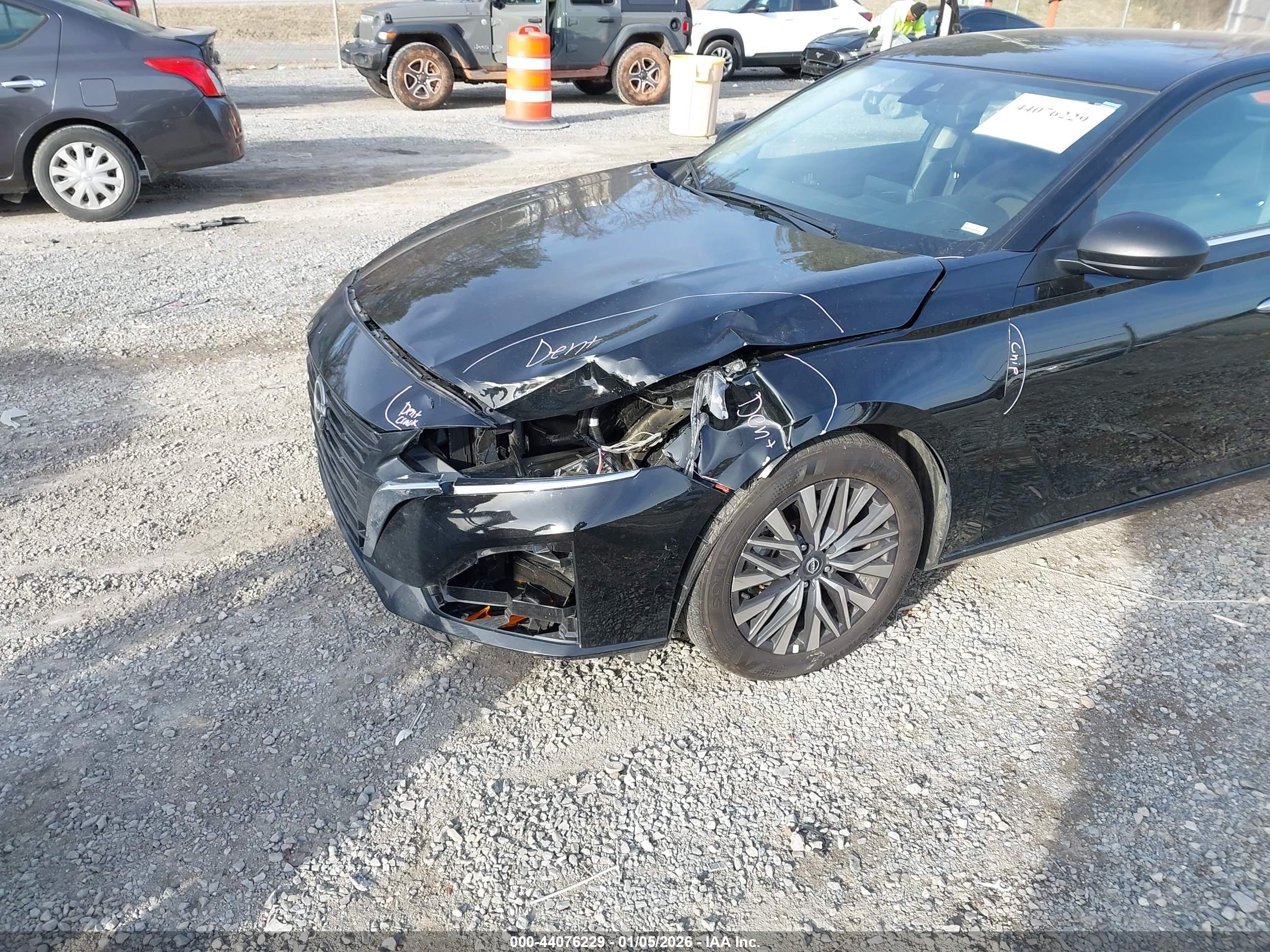 NISSAN ALTIMA image 6