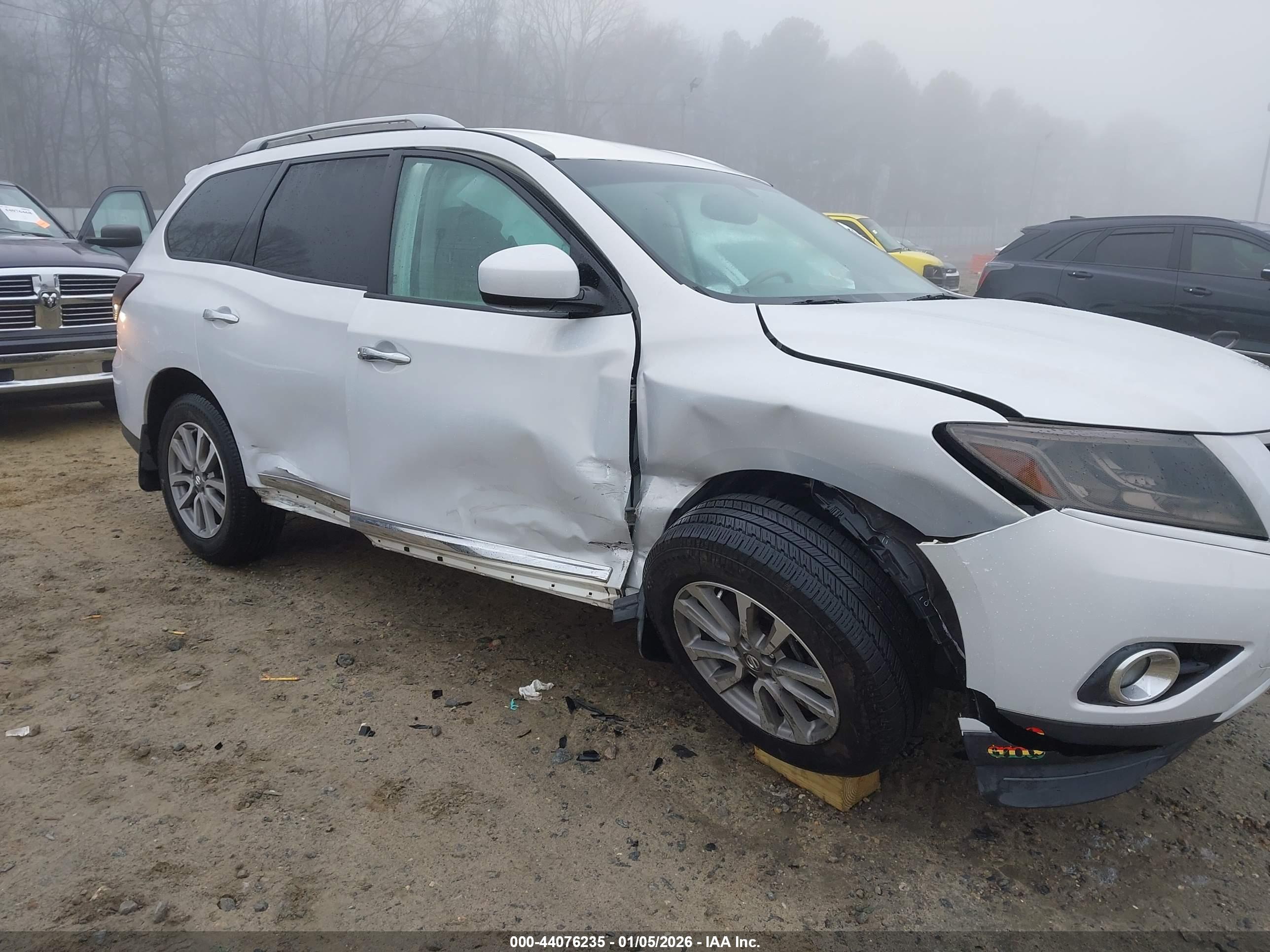 NISSAN PATHFINDER image 6