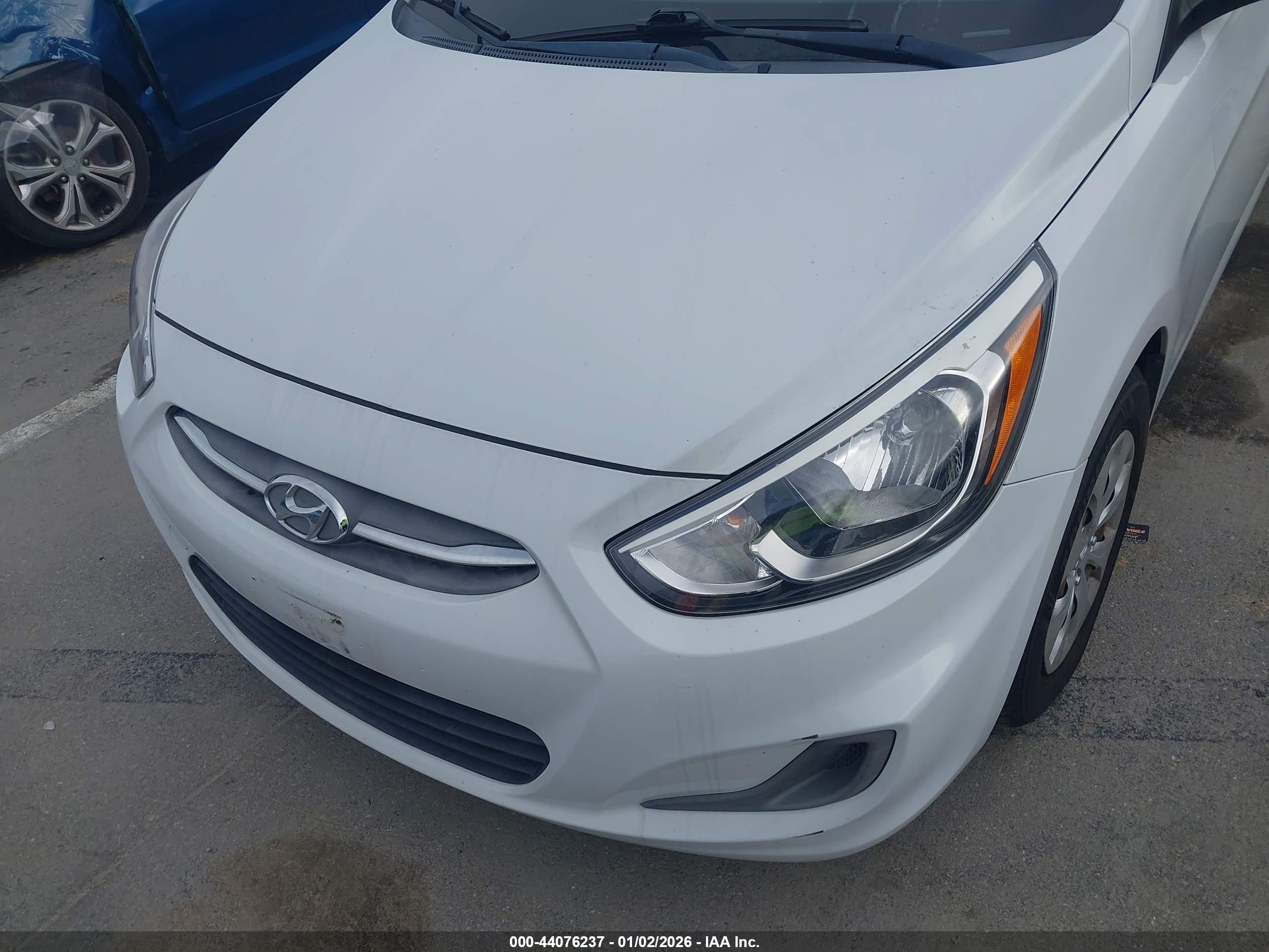 HYUNDAI ACCENT image 6