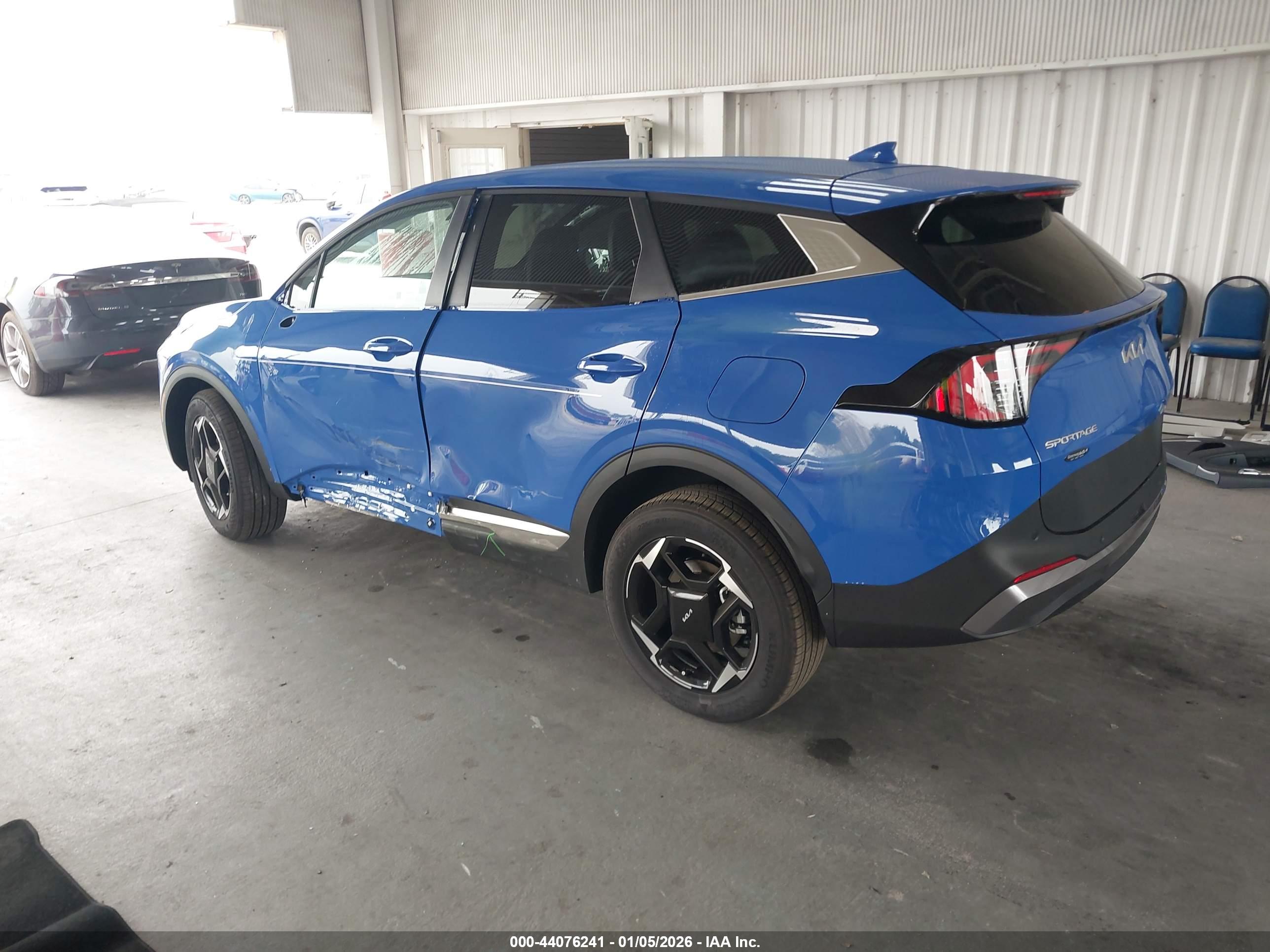 KIA SPORTAGE image 3