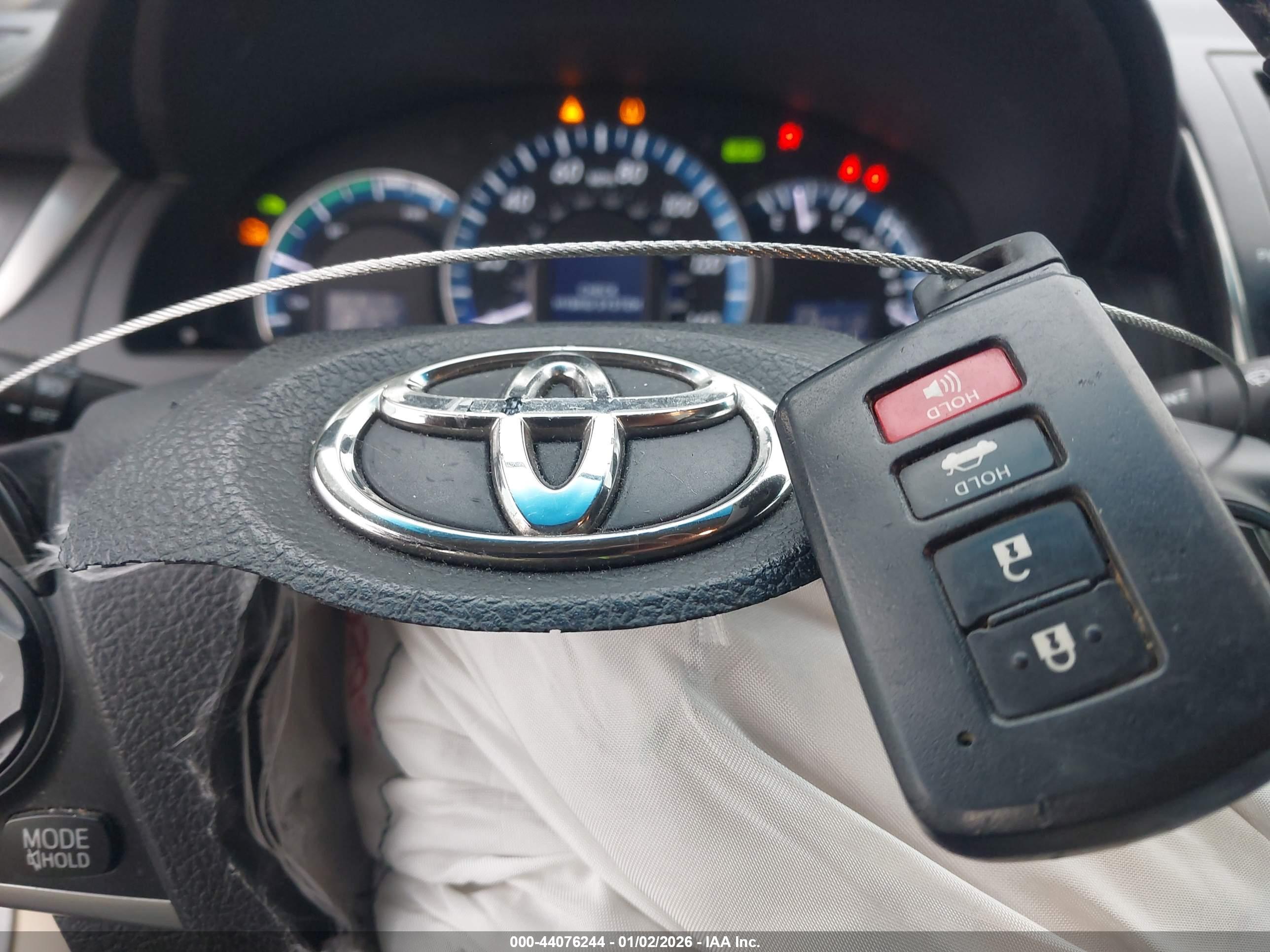 TOYOTA CAMRY image 11