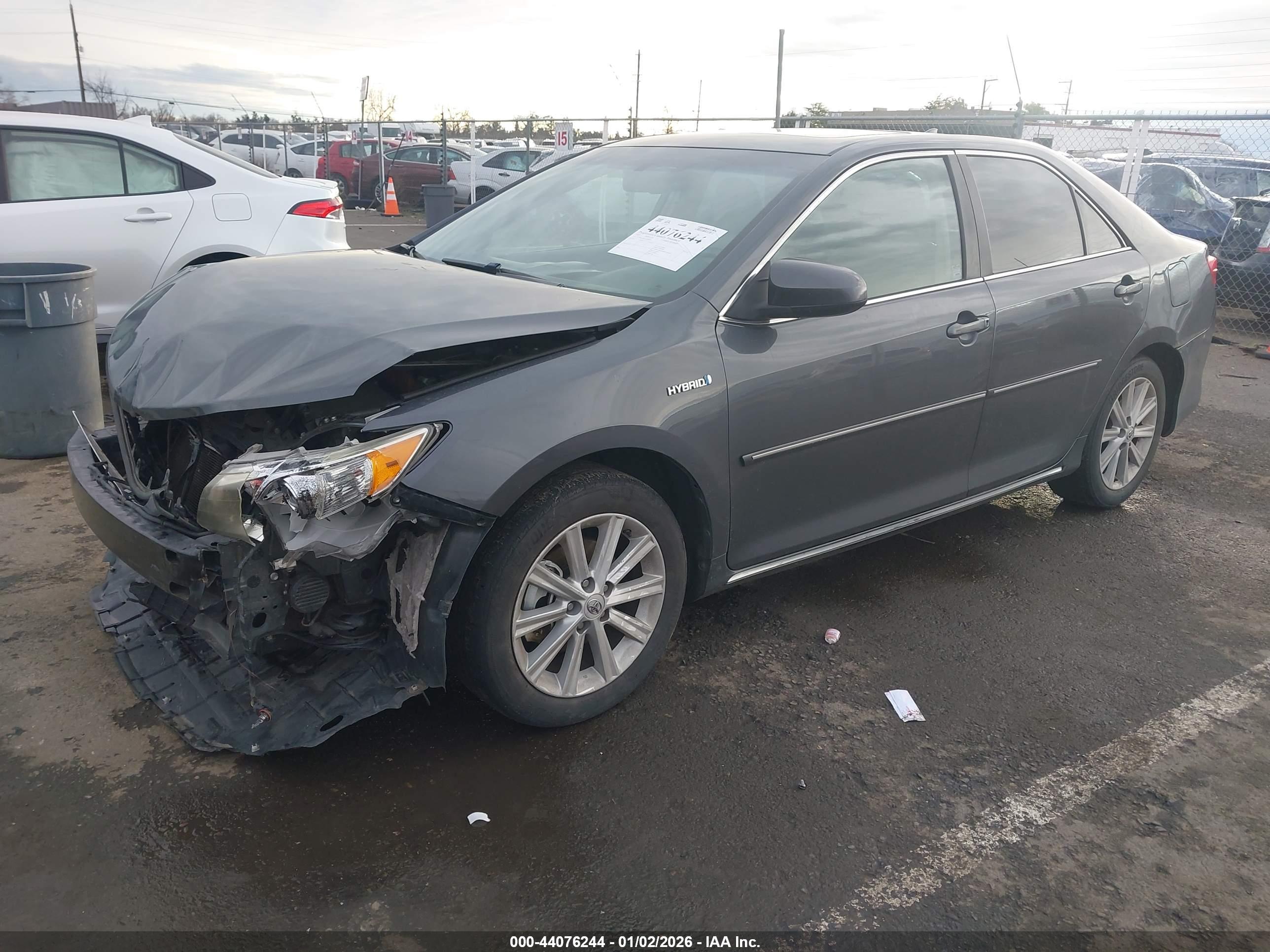 TOYOTA CAMRY image 2