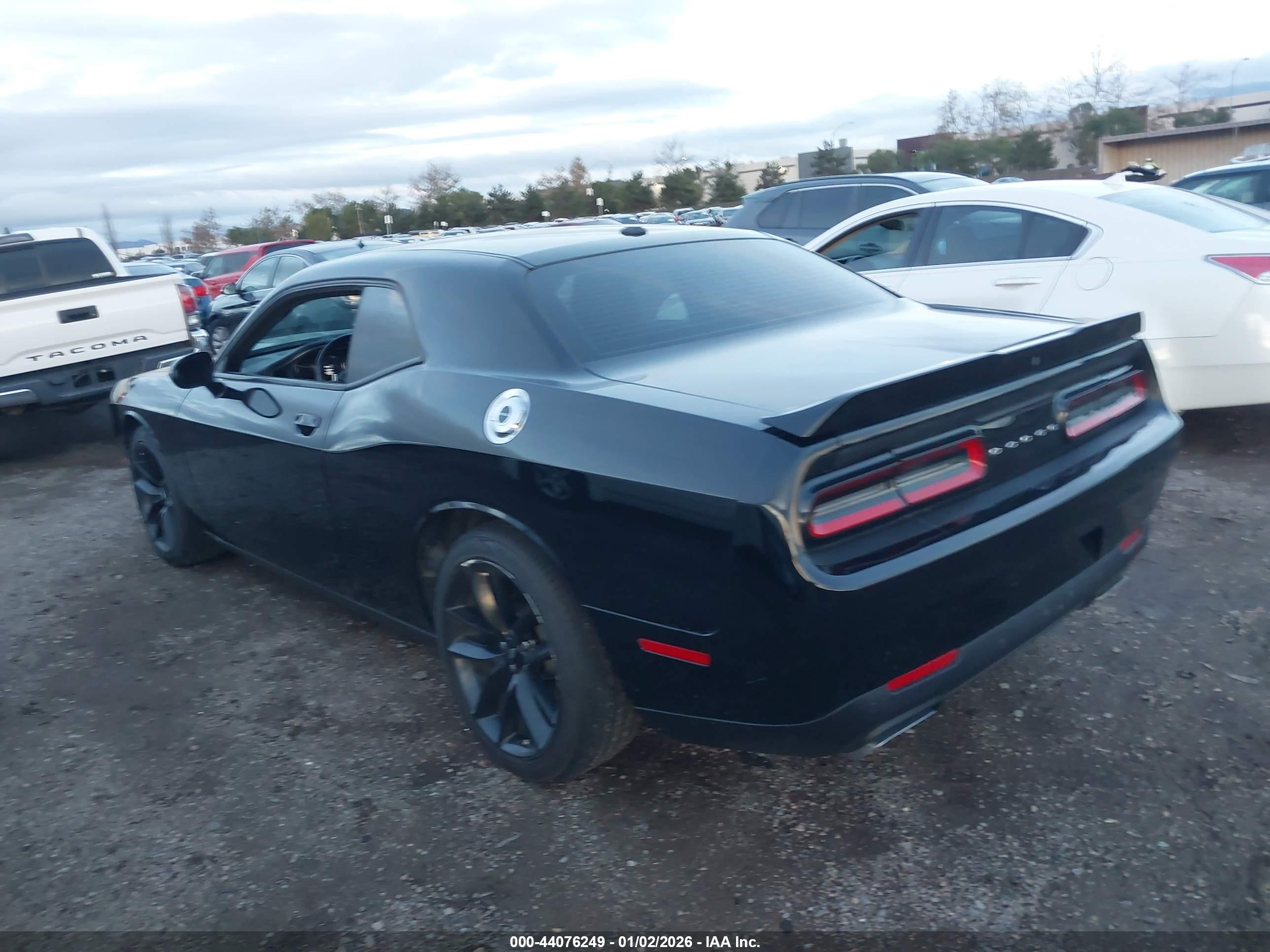 DODGE CHALLENGER image 3