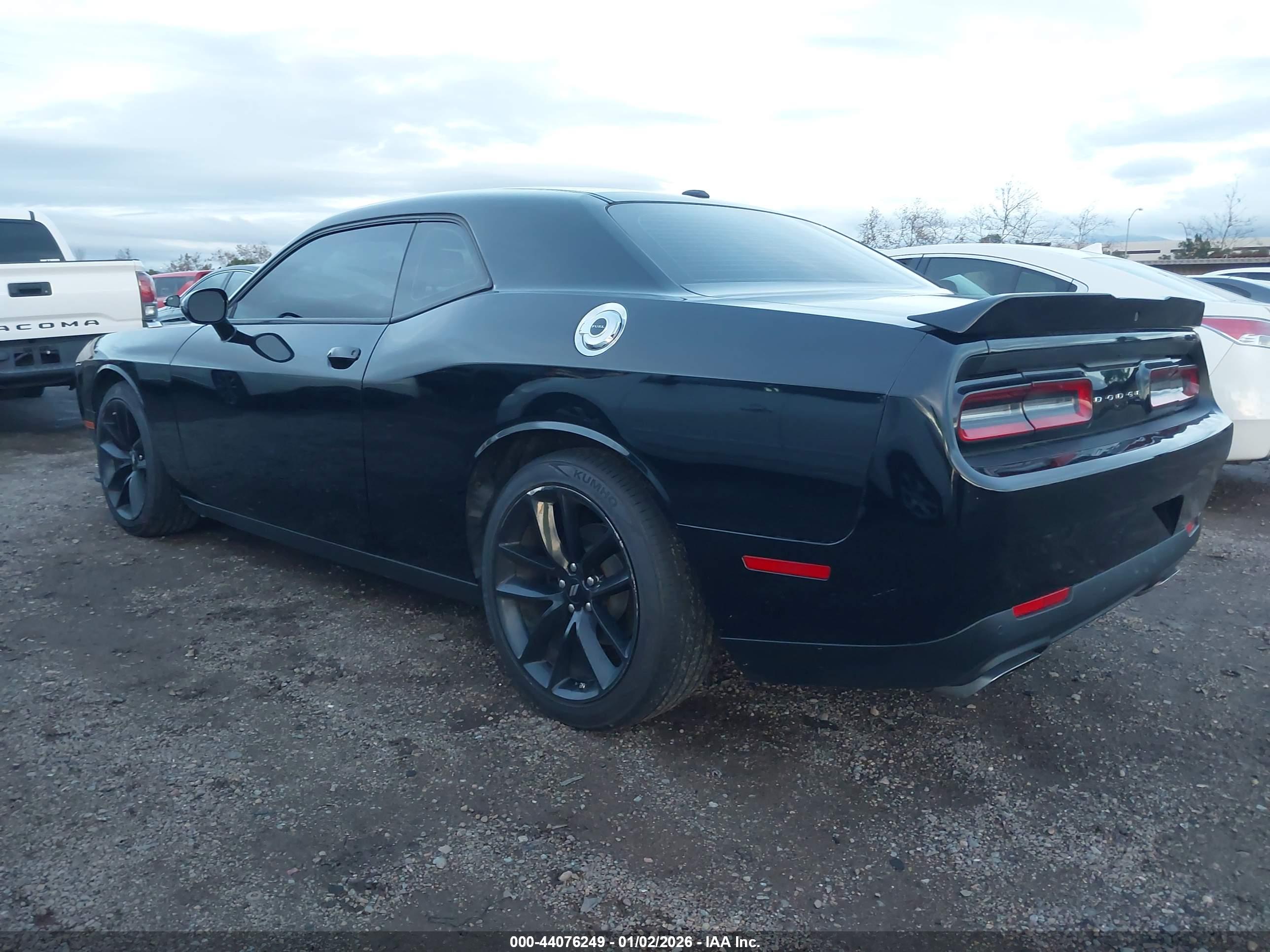 DODGE CHALLENGER image 6