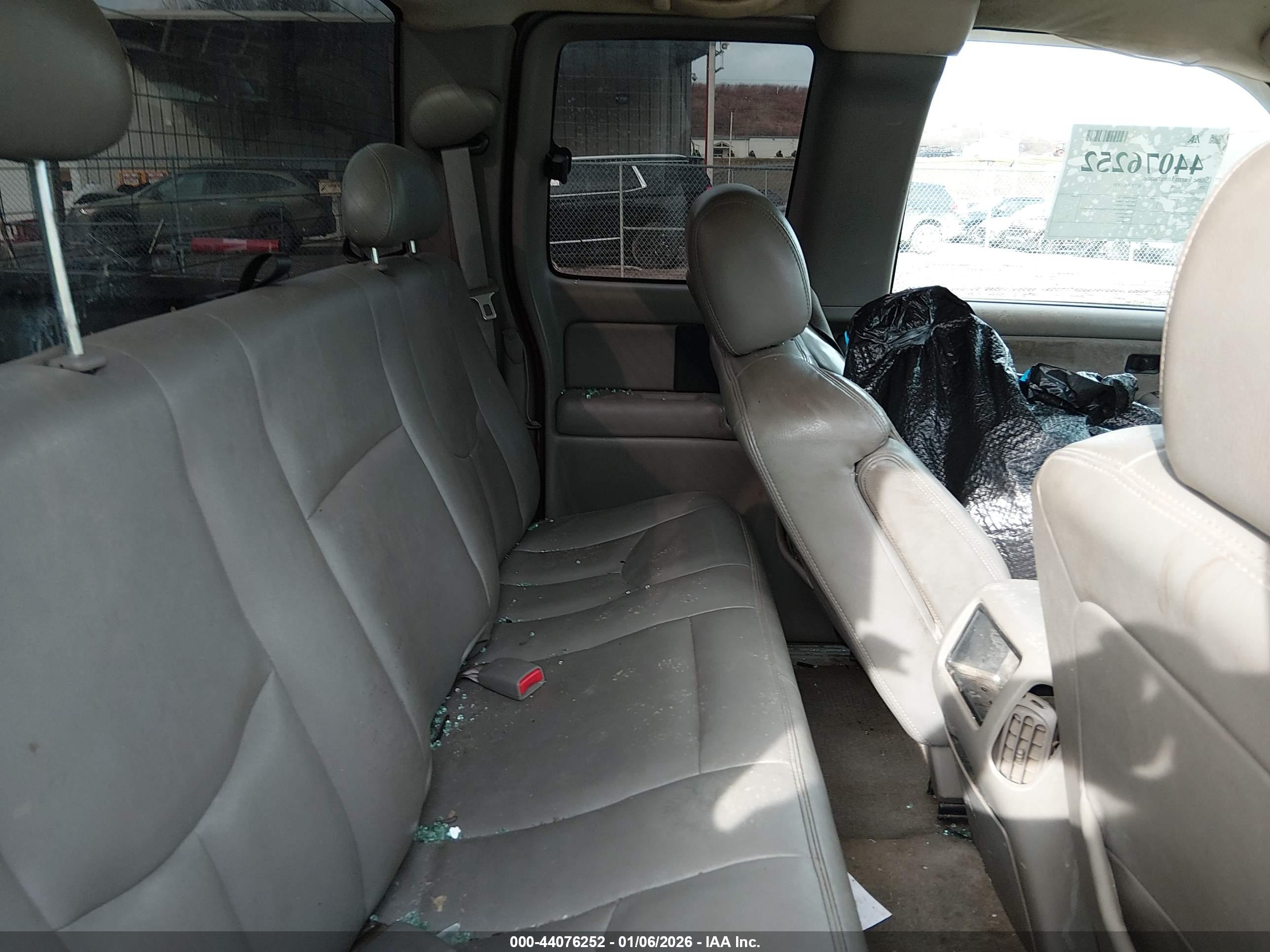 GMC SIERRA image 8