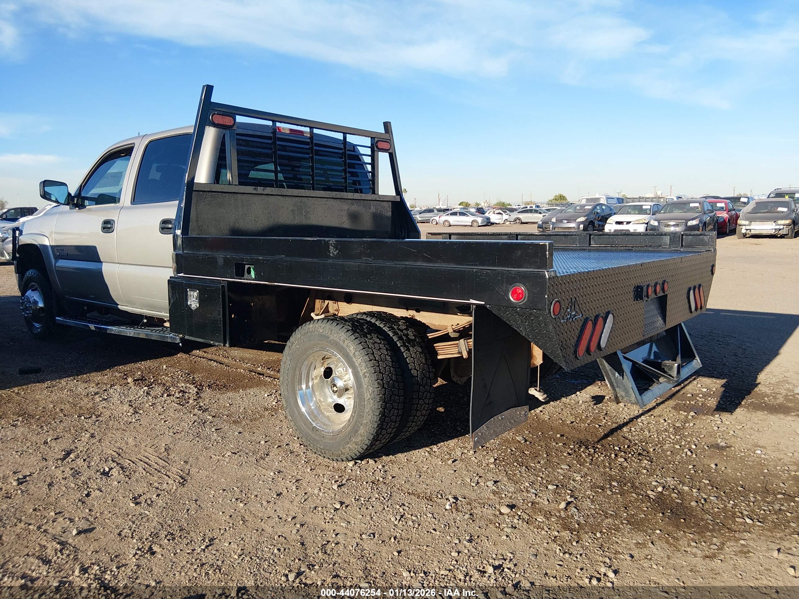 CHEVROLET SILVERADO image 3