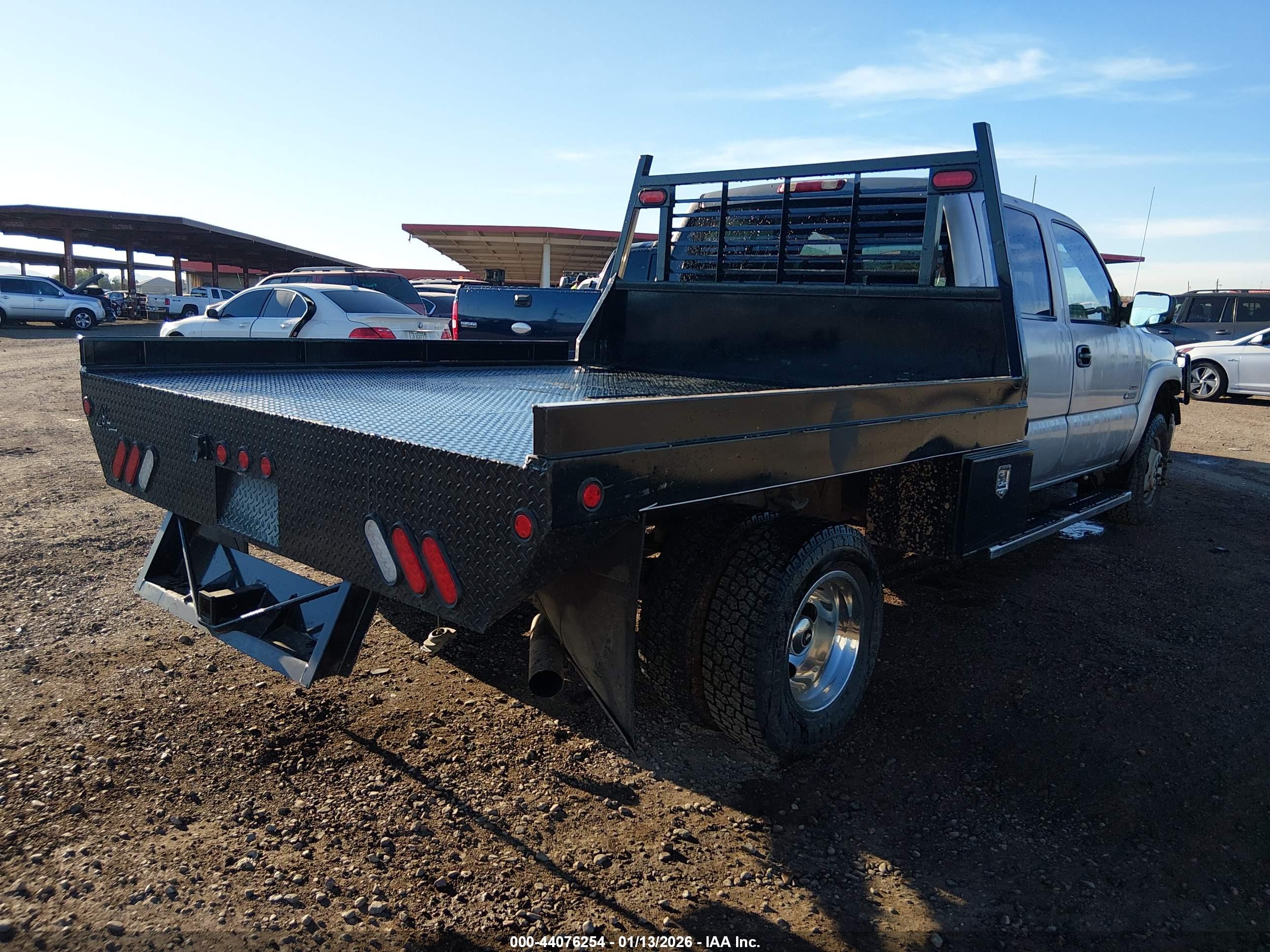 CHEVROLET SILVERADO image 4
