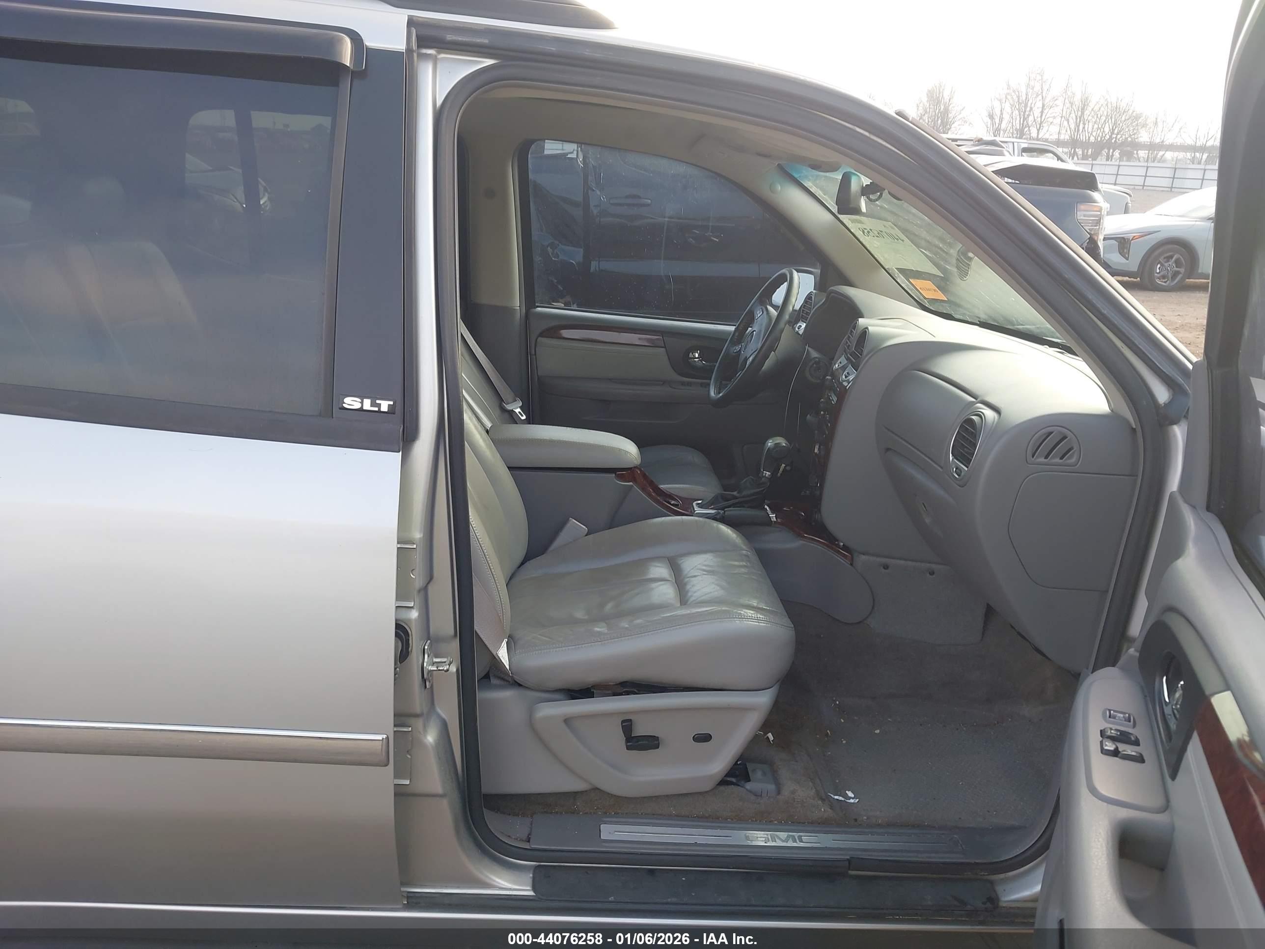 GMC ENVOY image 5