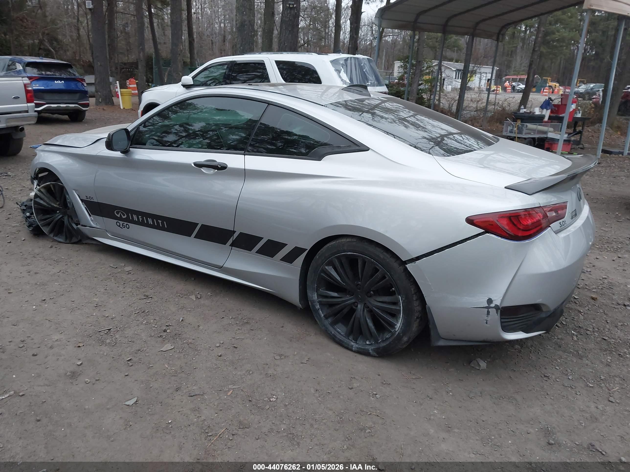 INFINITI Q60 image 3